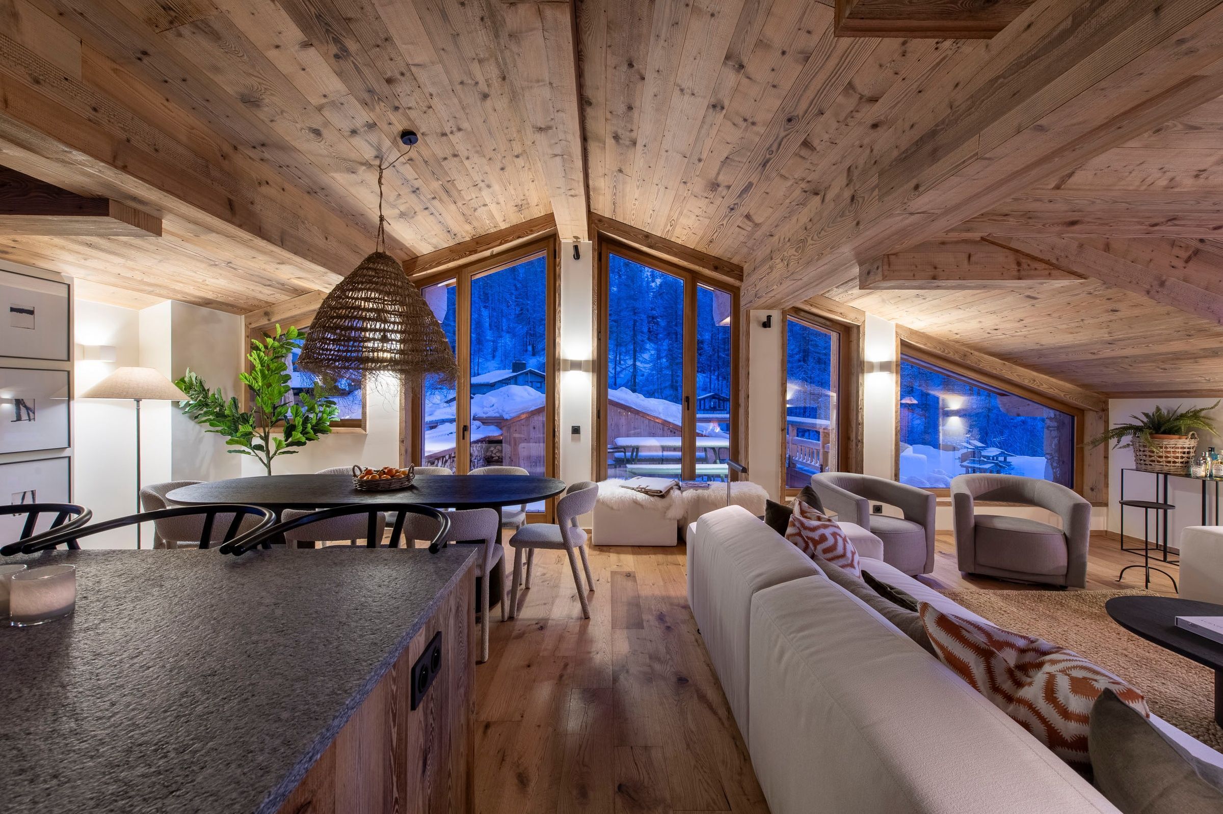 Arolay Penthouse Gallary Image 3