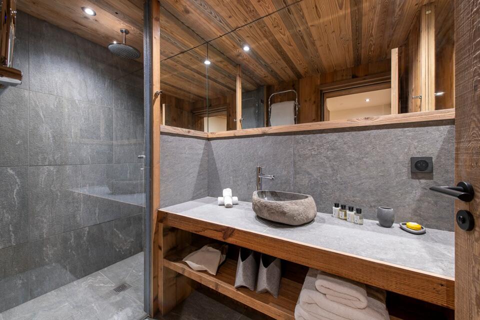 Chalet 1850 Gallery Image 1