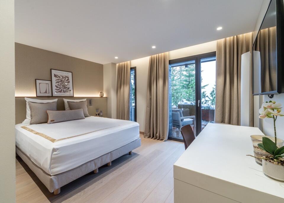 Chalet B Gallery Image 1