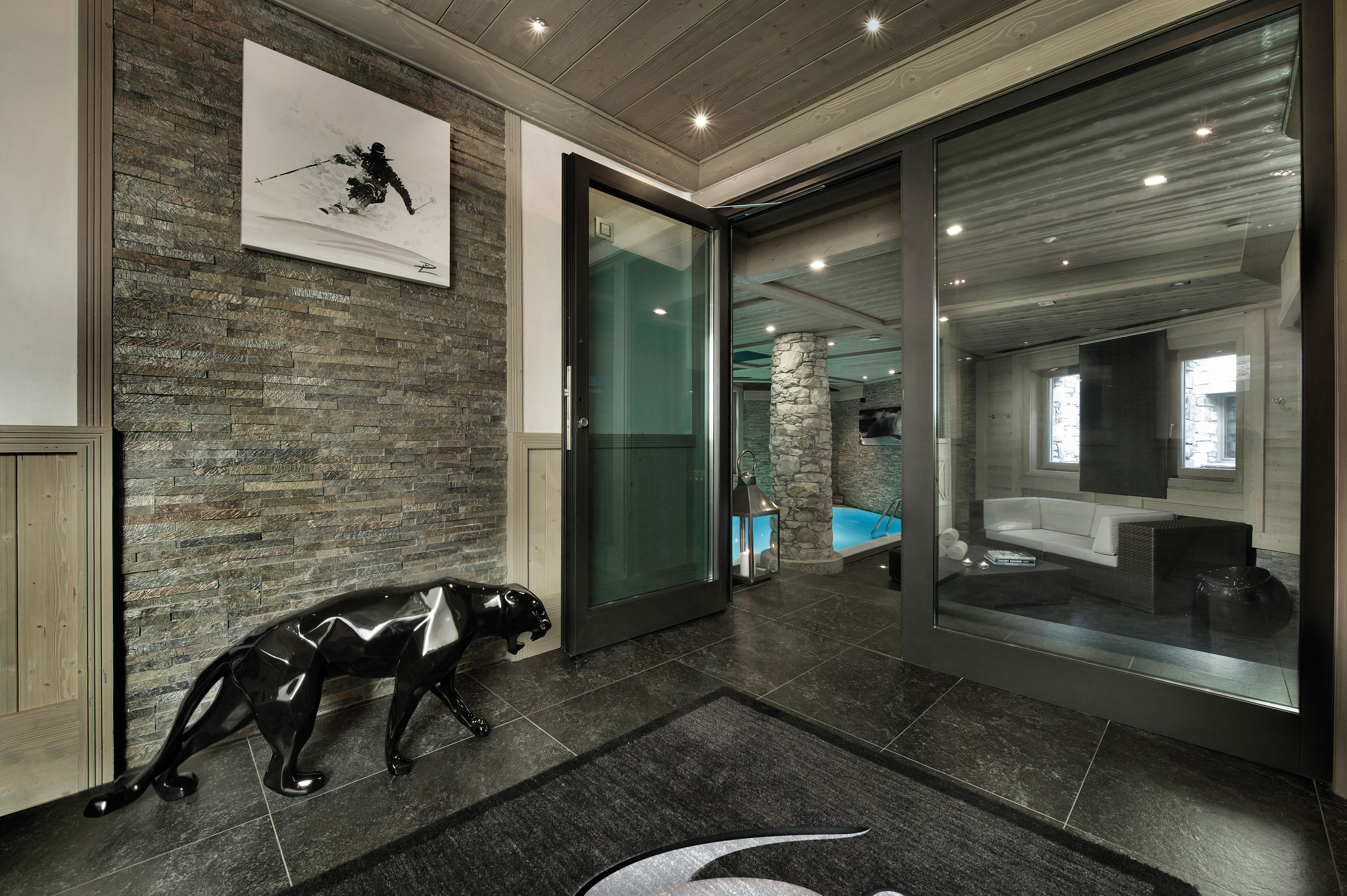 Chalet Black Pearl Gallary Image 5