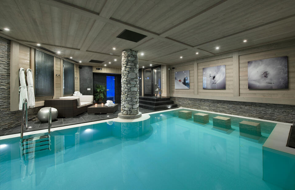 Chalet Black Pearl Gallery Image 6