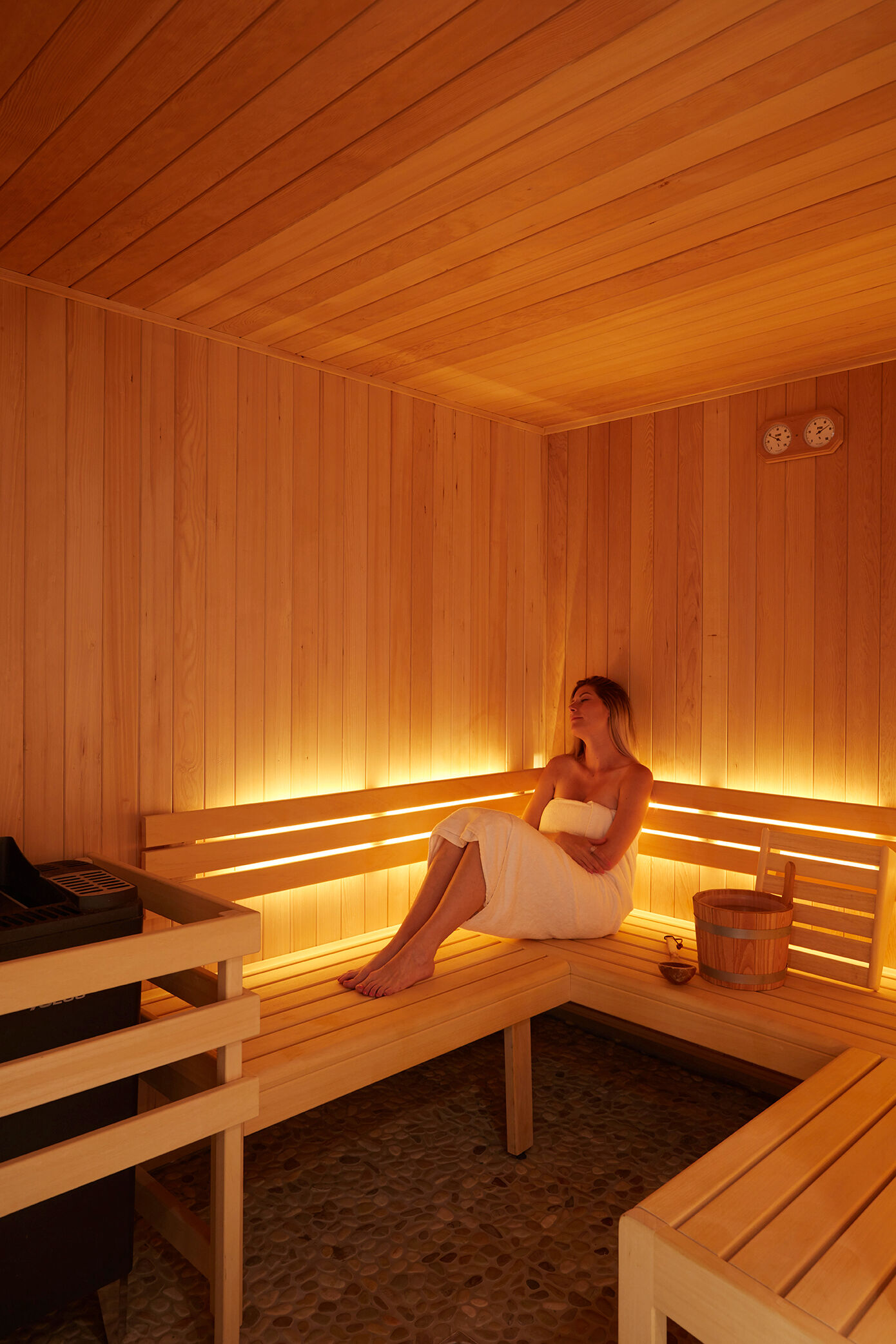Chalet Blond Gallary Image 4