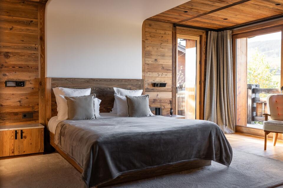 Chalet Cosmos Gallery Image 1