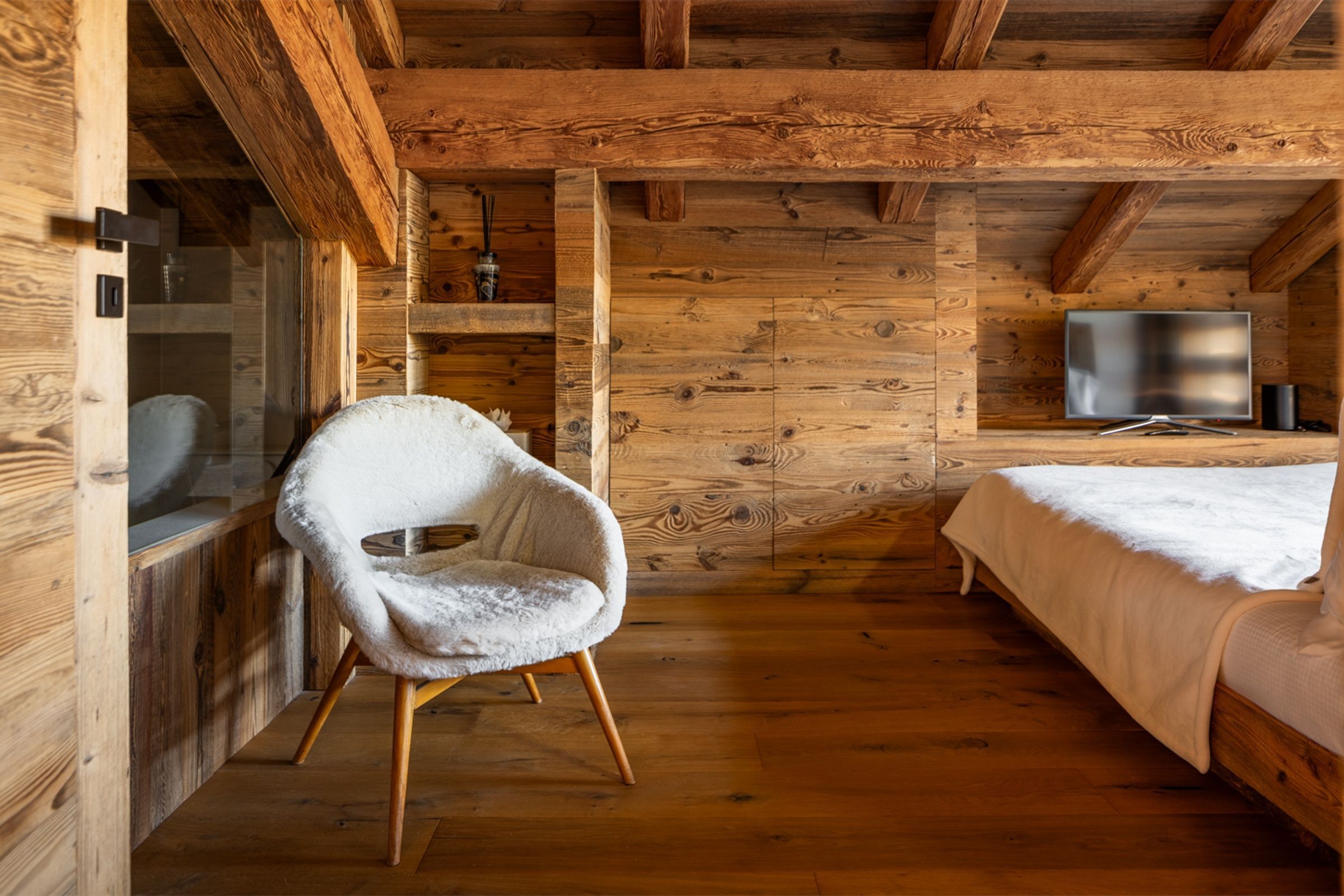 Chalet Cosmos Gallary Image 1