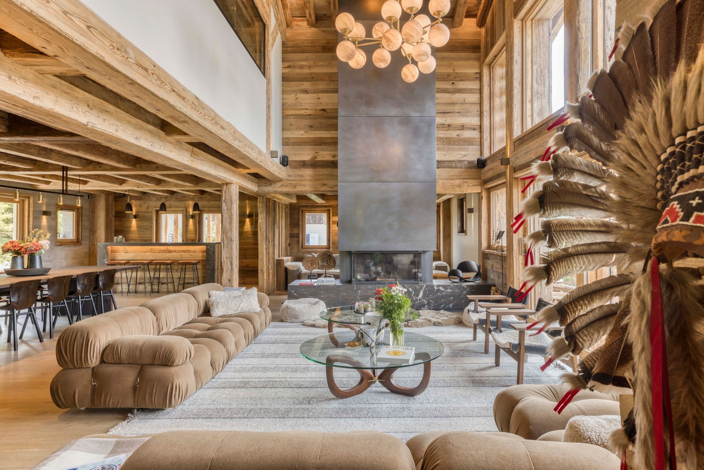 Modern living space in the Megève Chalet Crosshaven with vaulted ceilings