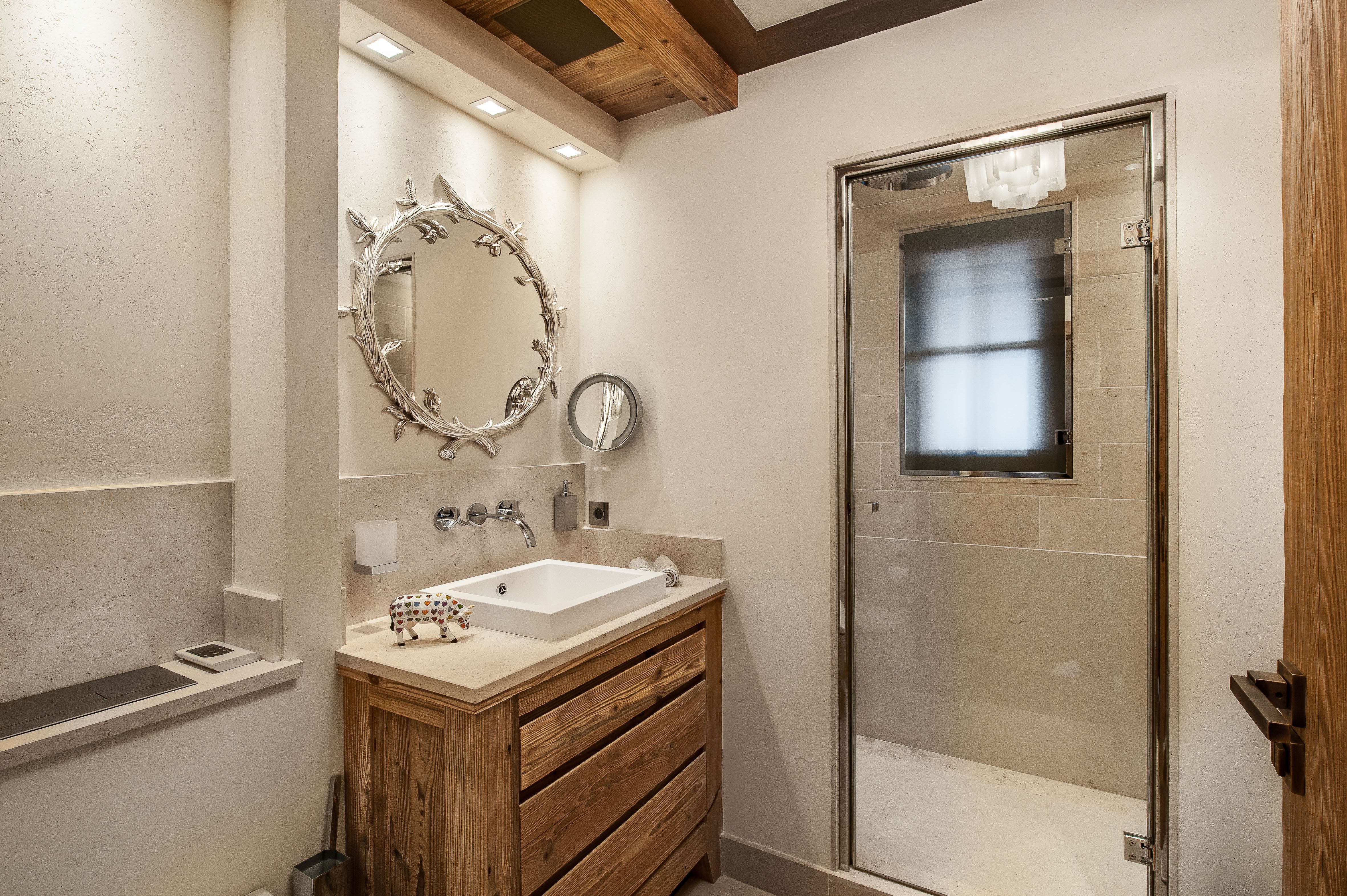Chalet Crystaile Gallary Image 4
