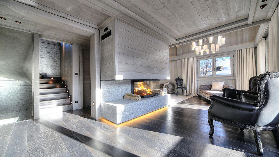Chalet Crystal Gallery Image 3