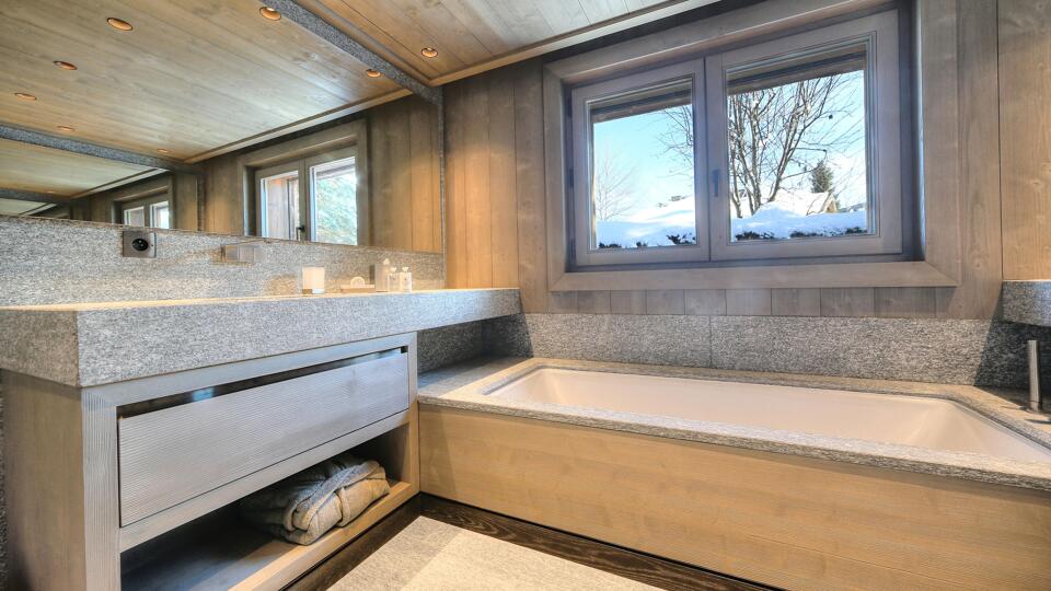 Chalet Crystal Gallery Image 5