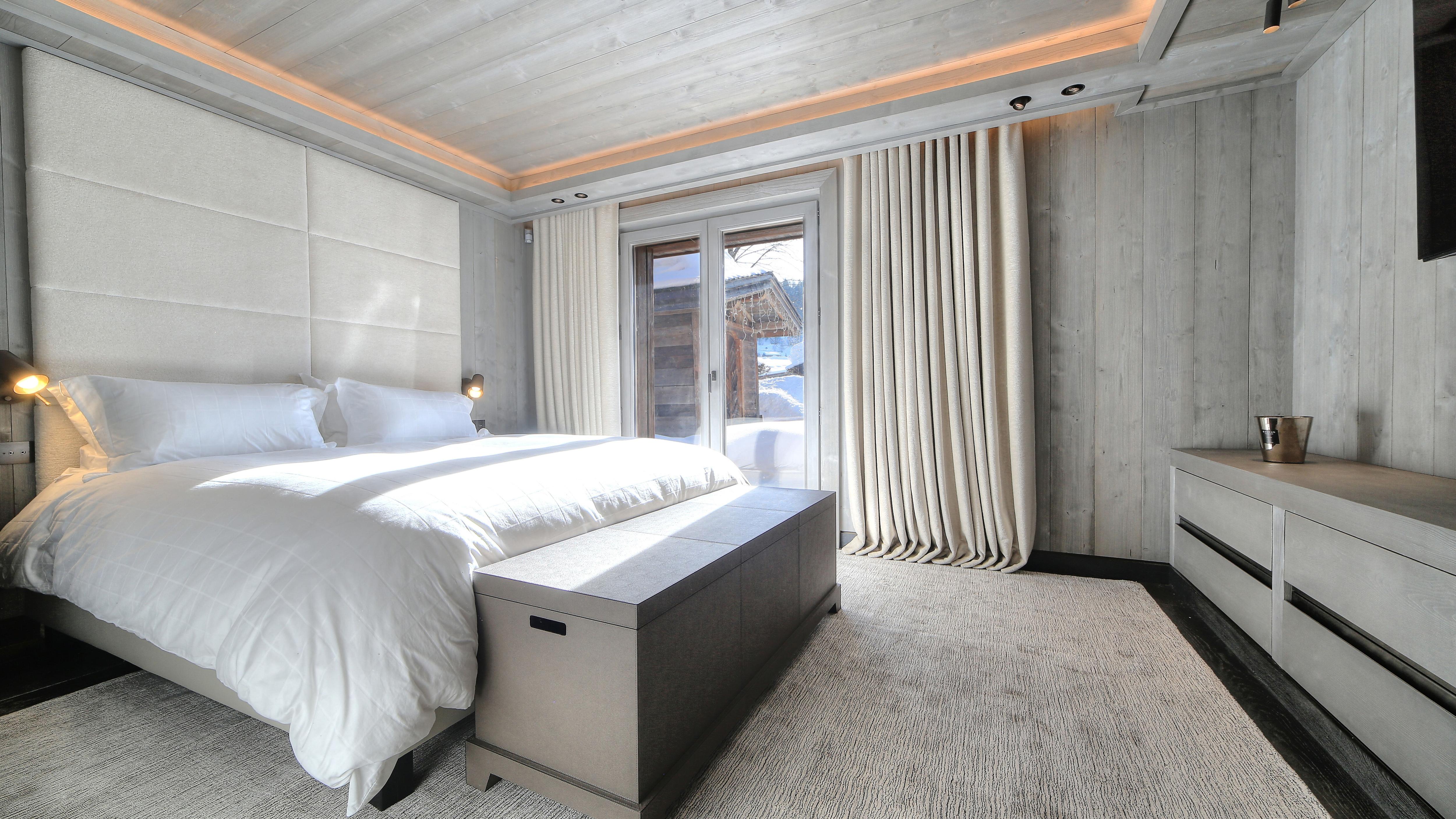 Chalet Crystal Gallary Image 6