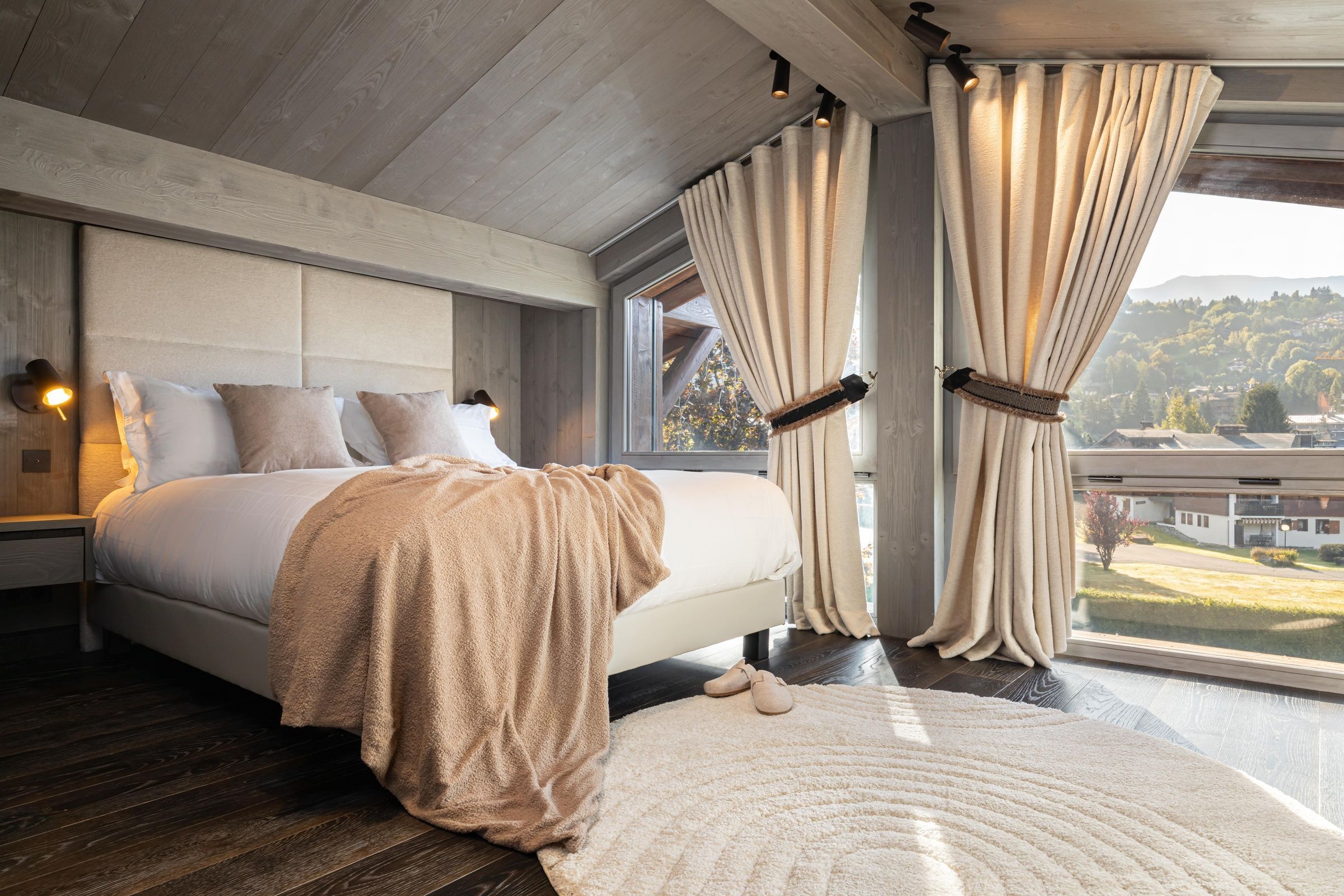 Chalet Crystal Gallary Image 2