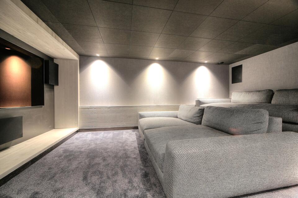 Chalet Crystal Gallery Image 3