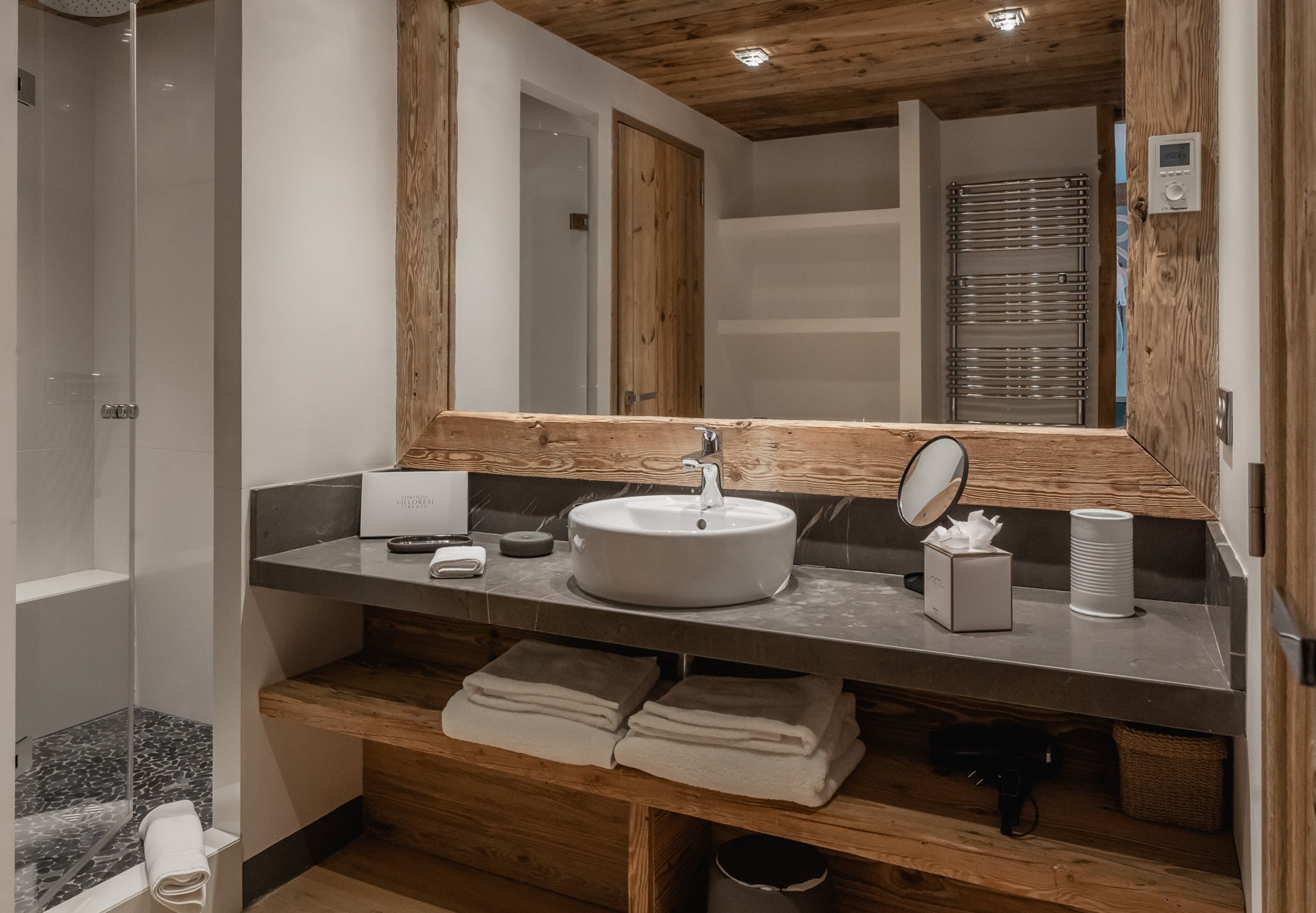 Chalet Face Gallary Image 1