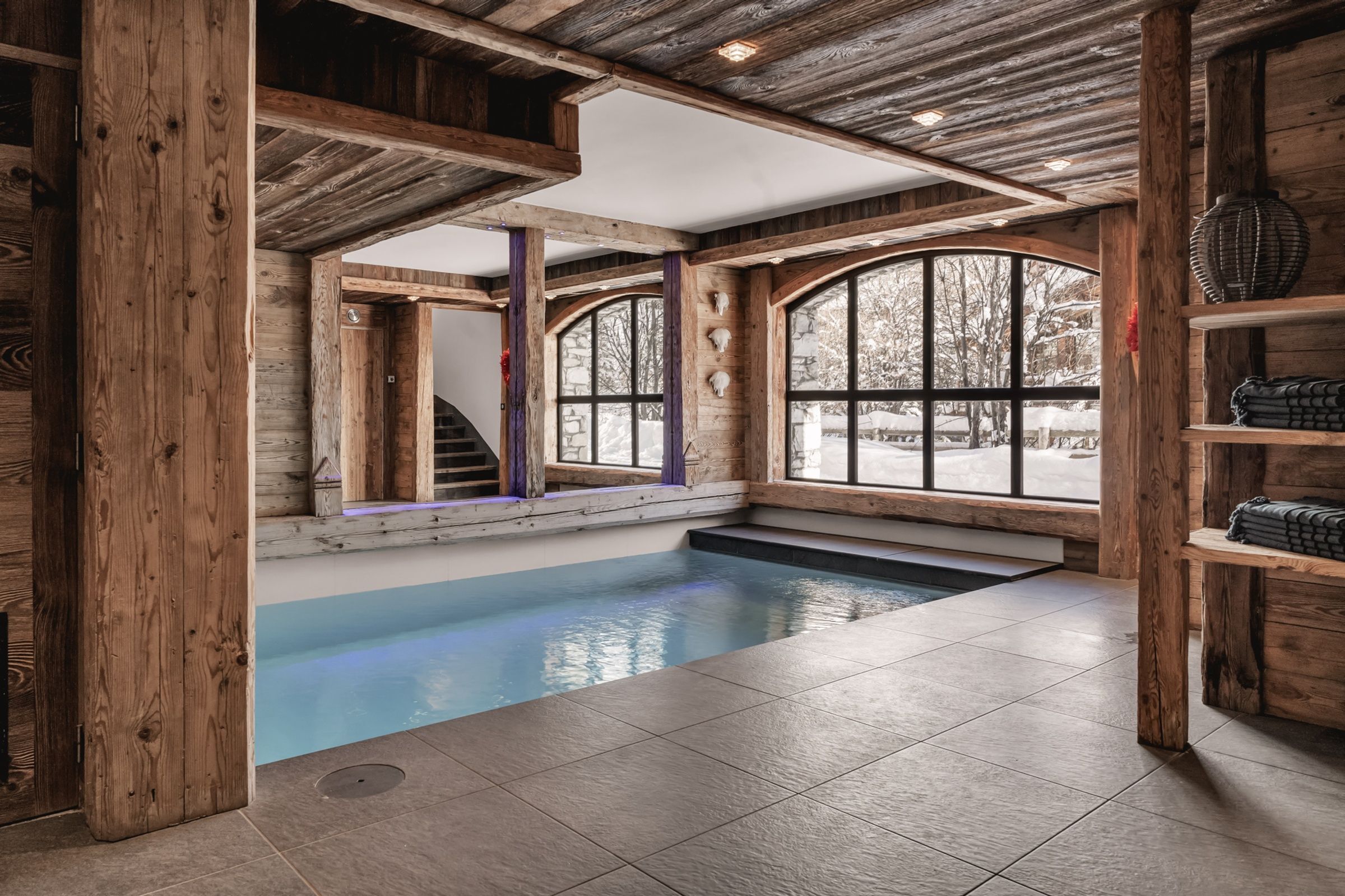 Chalet Face Gallary Image 1