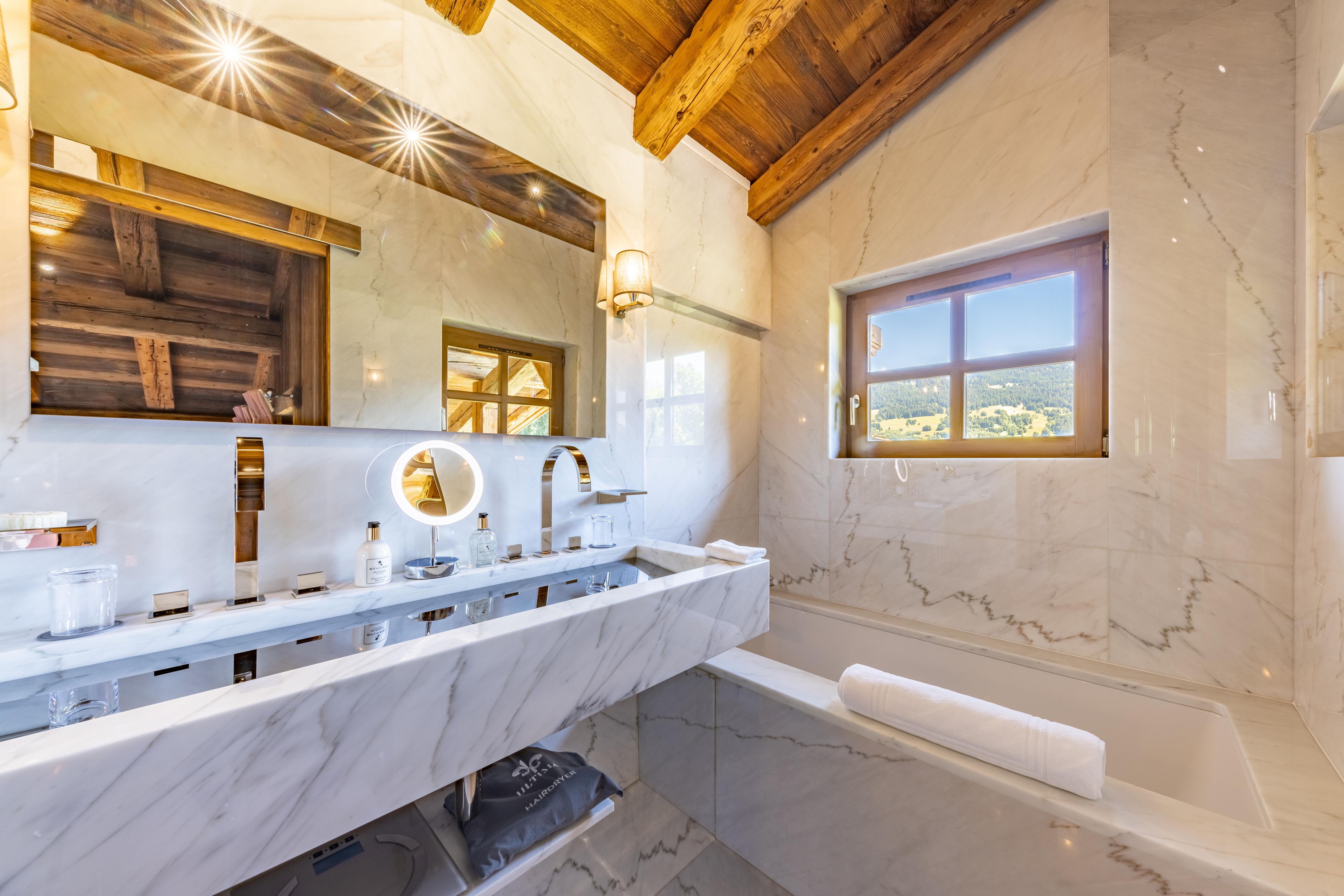 Chalet Infinite Gallary Image 1