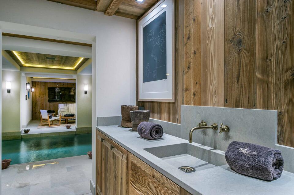 Chalet Ours Blanc Gallery Image 1