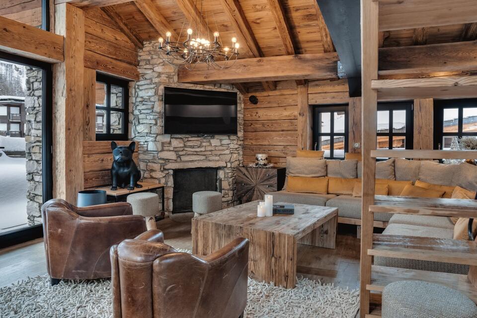 Chalet Pile Gallery Image 1