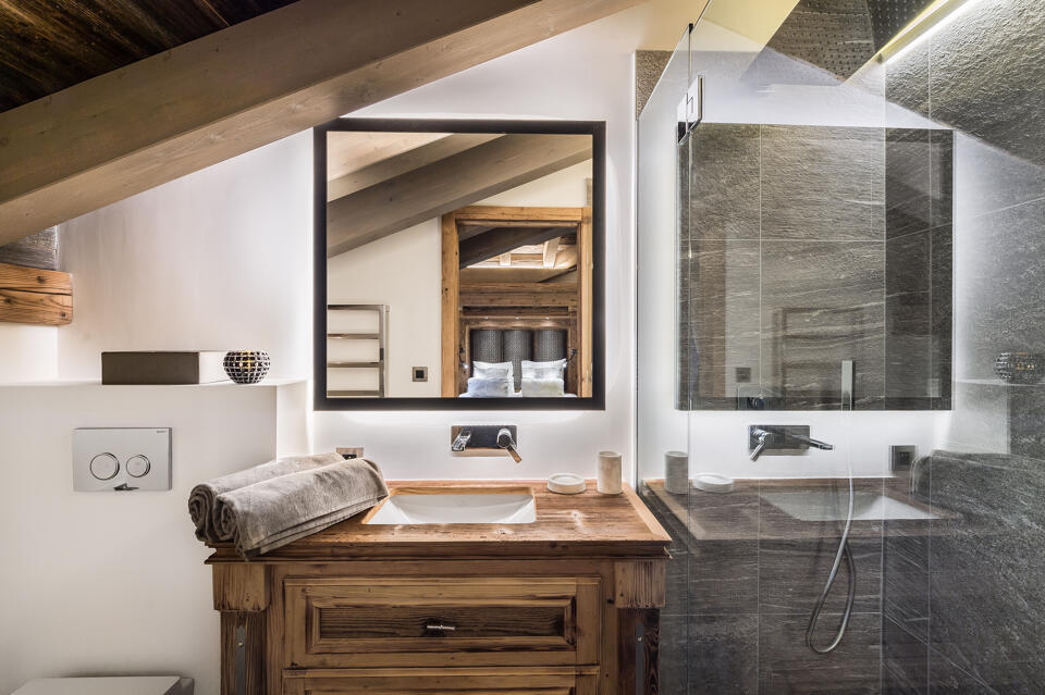 Chalet Powder White Gallery Image 1