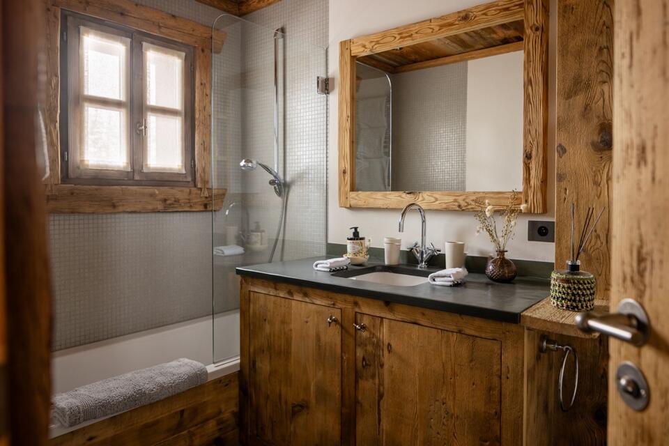 Chalet Saulire Gallery Image 2