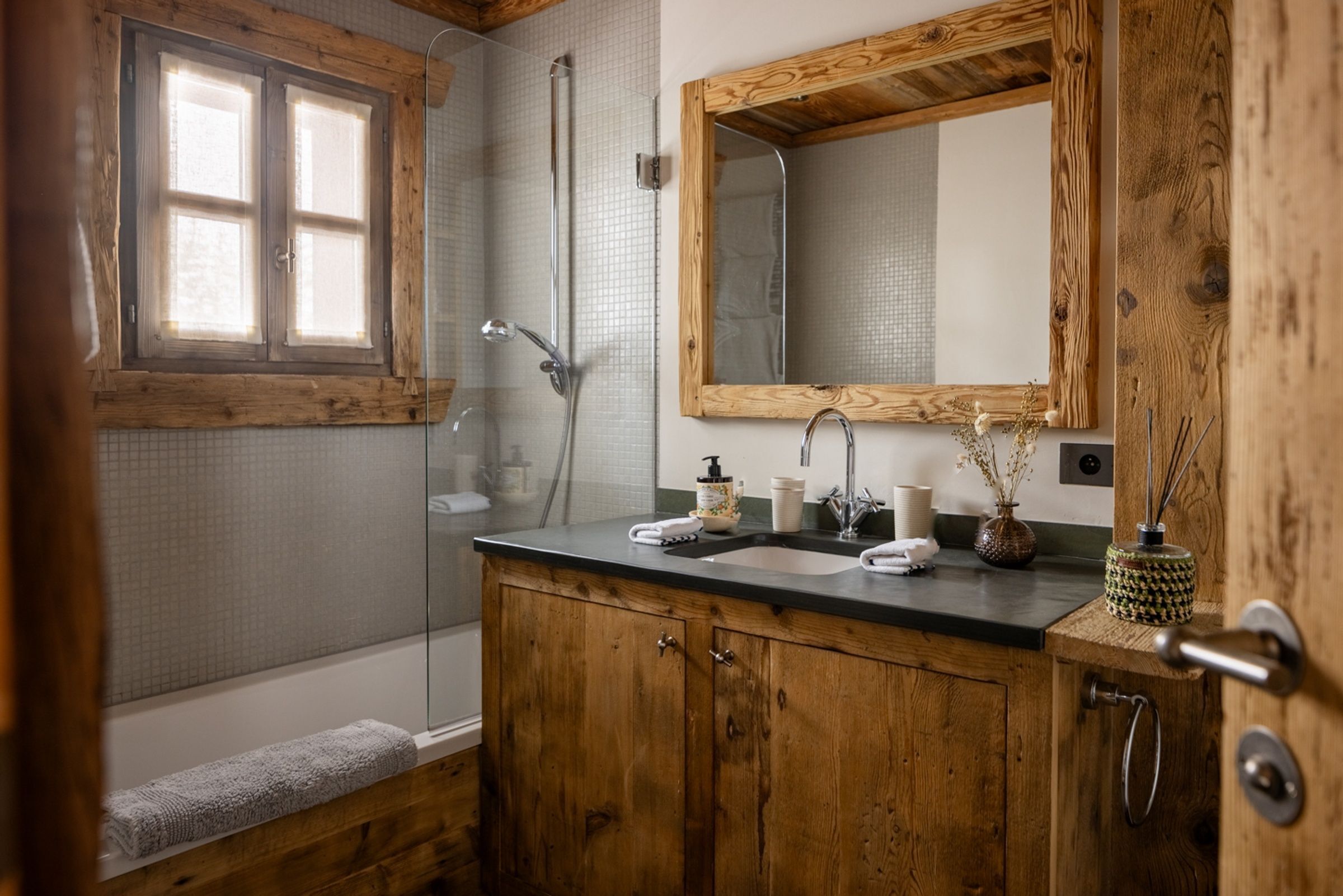 Chalet Saulire Gallary Image 2