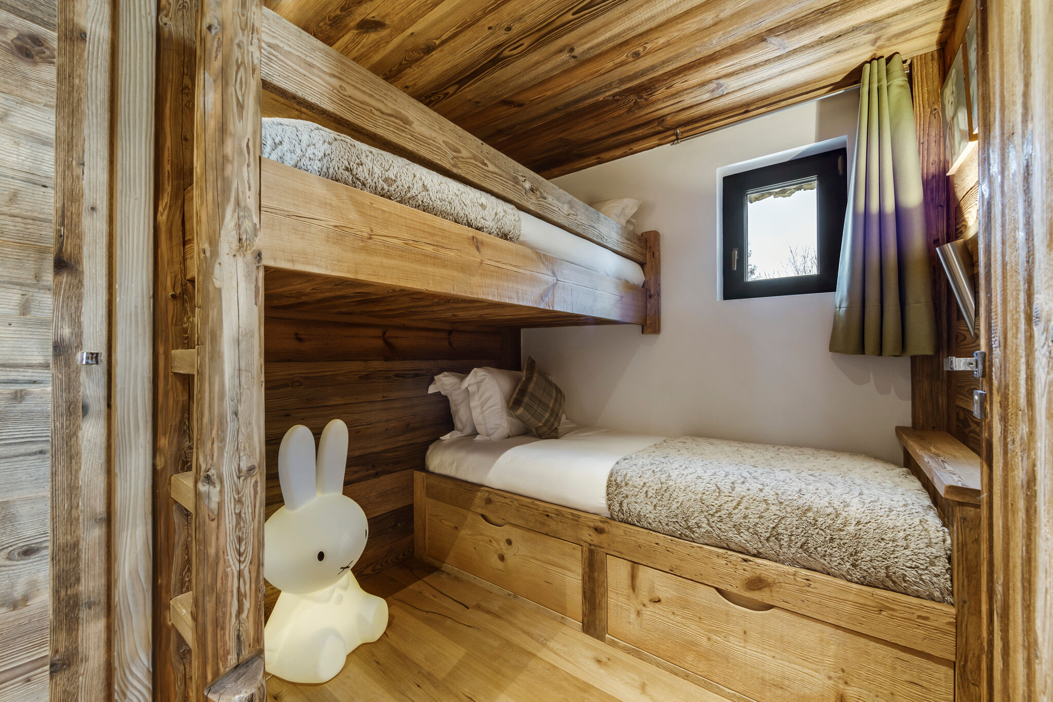 chalet-shar-pei-image-8