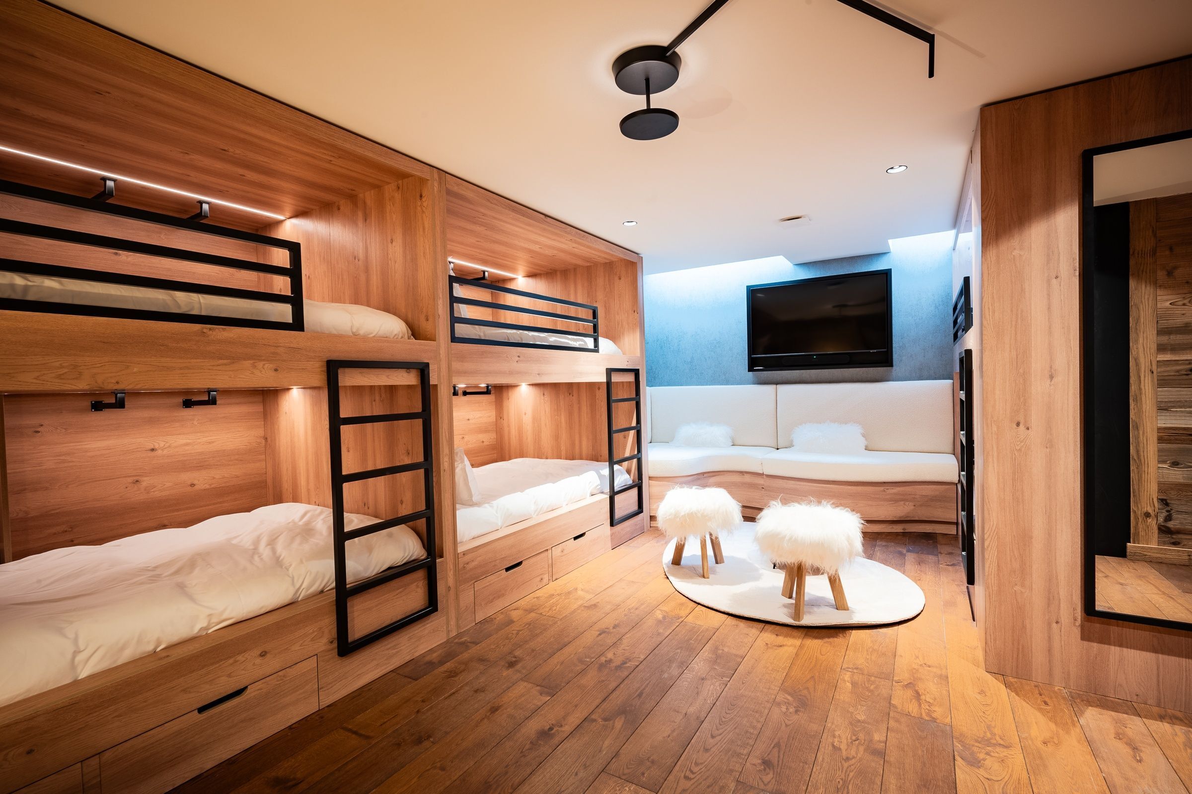 Chalet Vantage Gallary Image 3