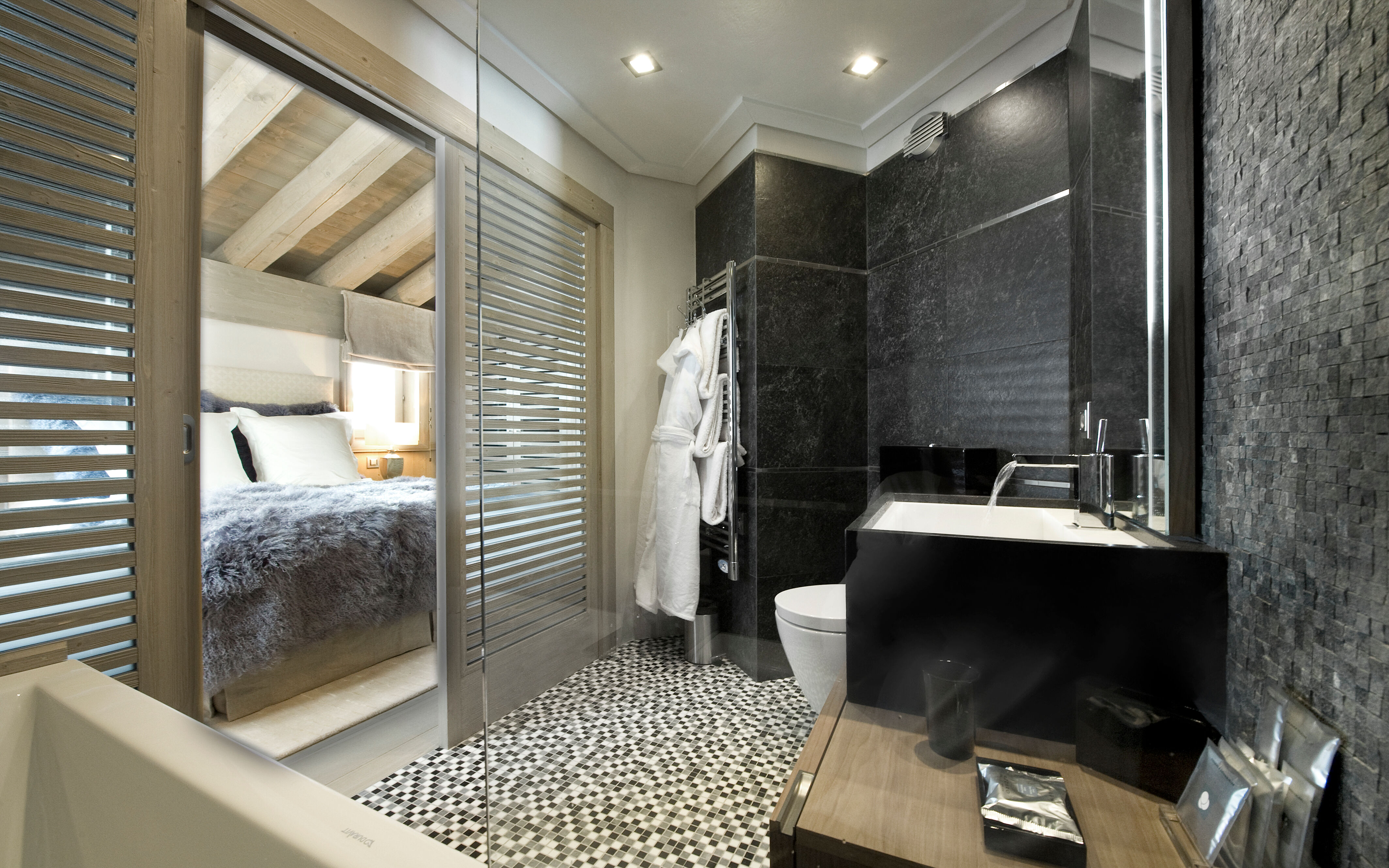 Chalet White Pearl Gallary Image 1