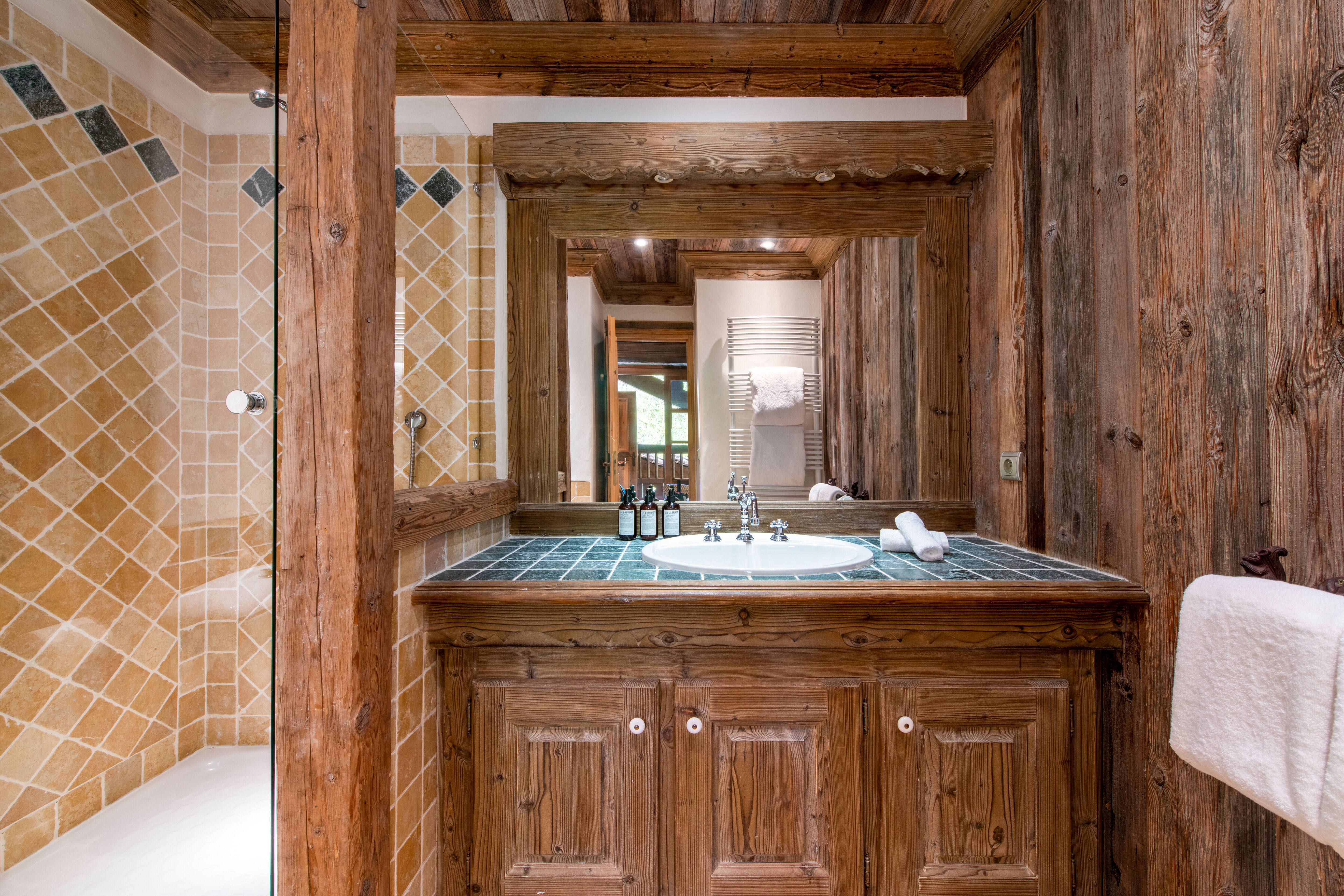 Chalet Yeti Gallary Image 5