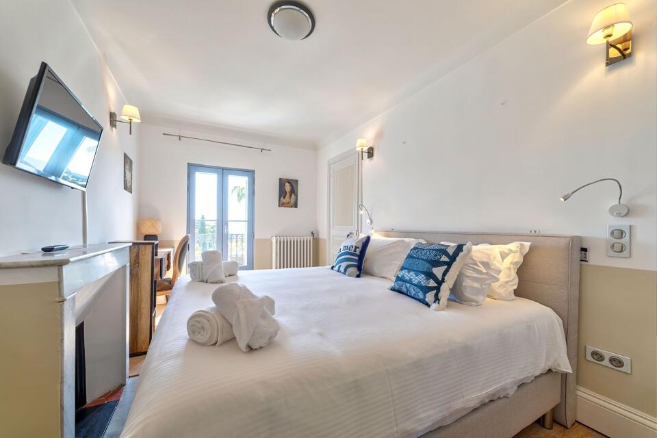 Chateau Fiora Gallery Image 1