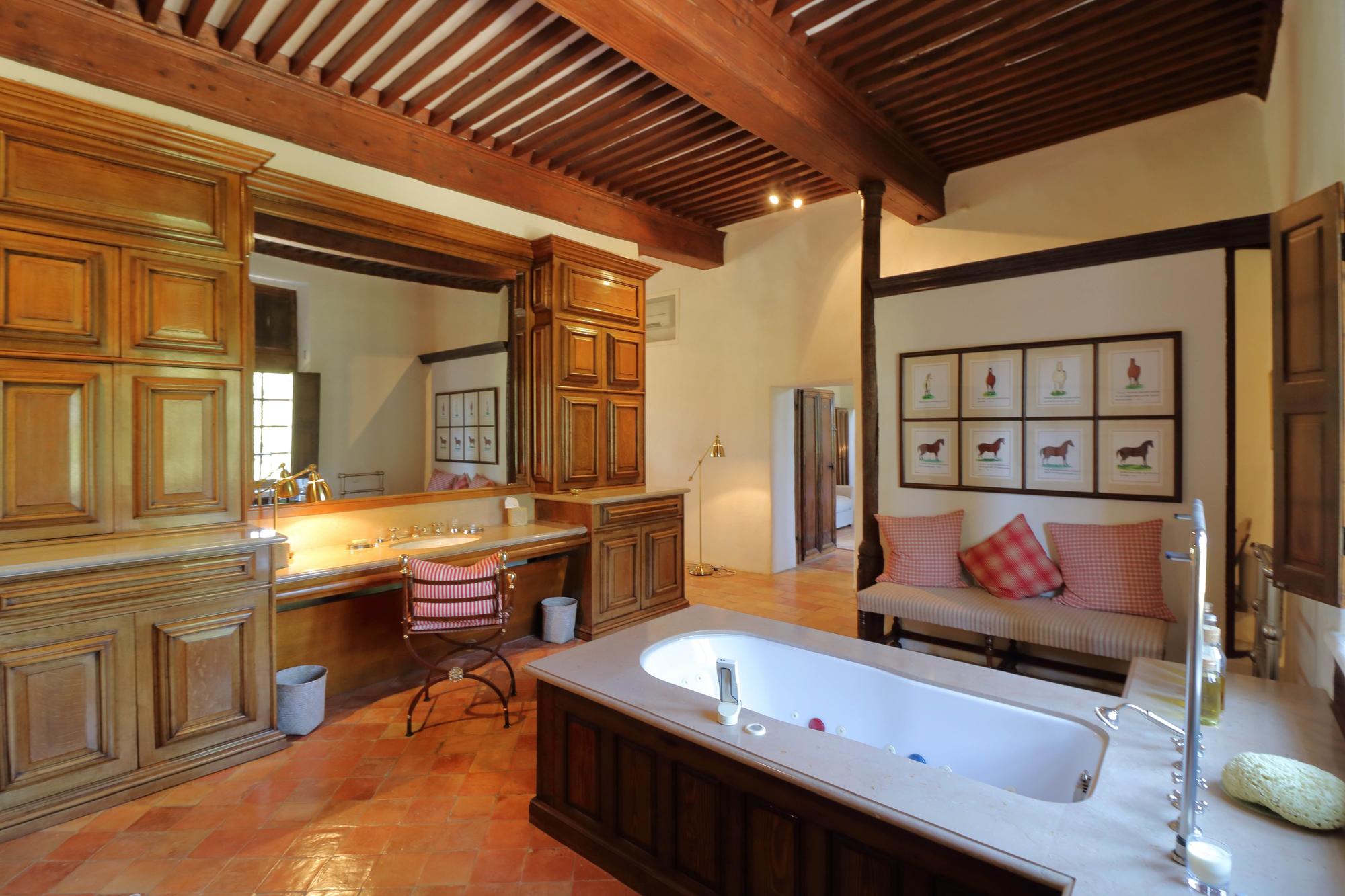 Domaine Aciana Gallary Image 3