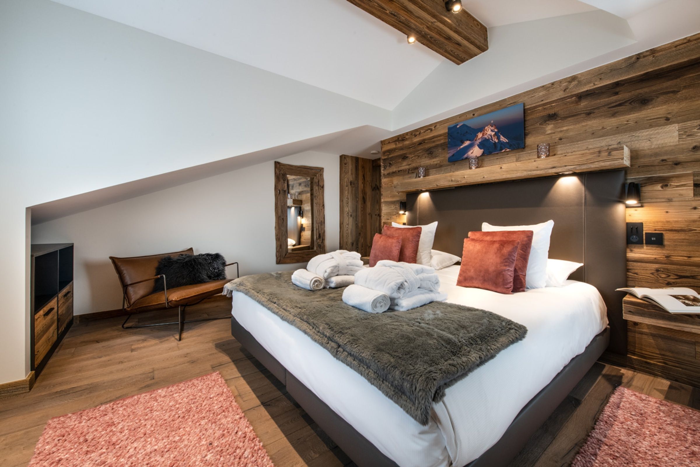 Penthouse Liyah Gallary Image 5