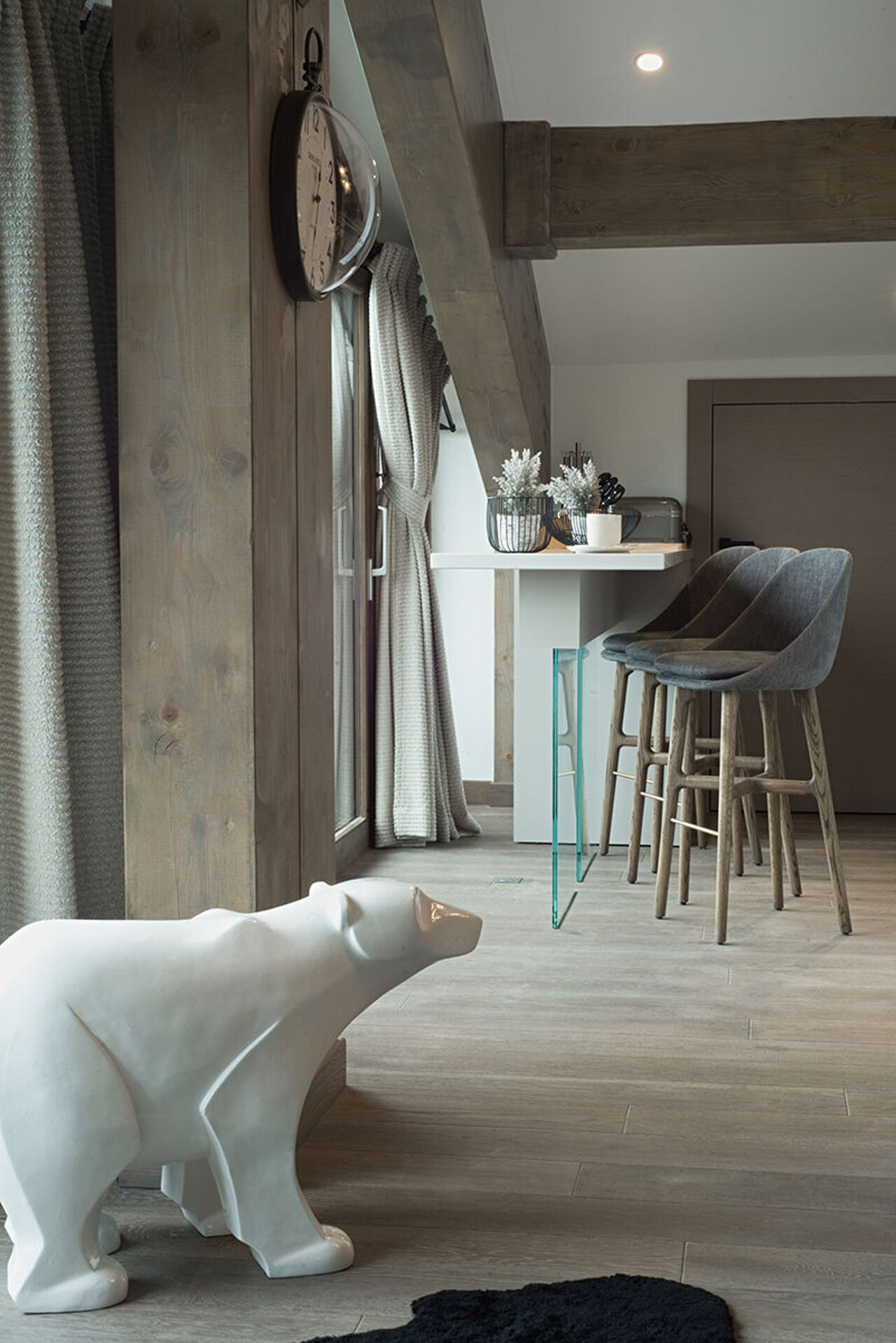 penthouse-ourse-polaire-image-7