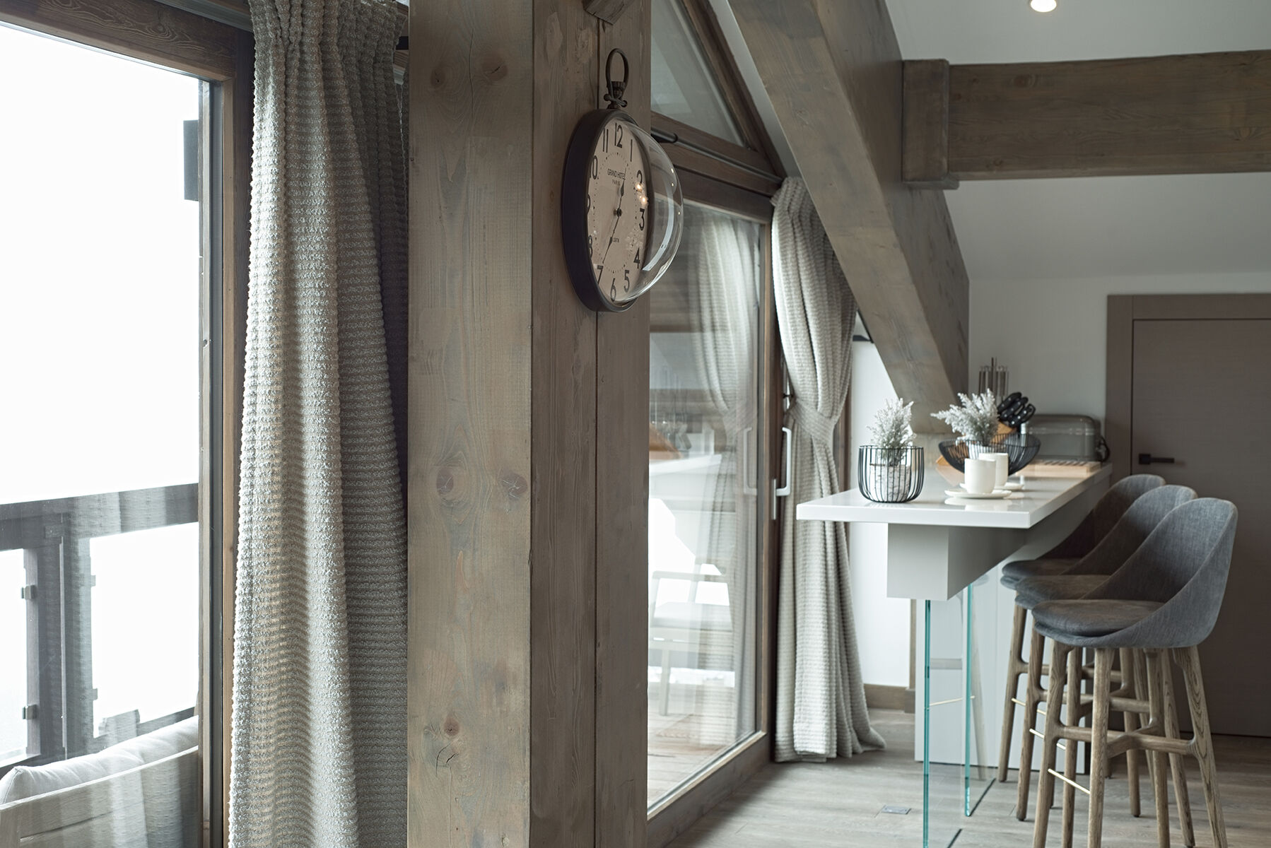 Penthouse Ourse Polaire Gallary Image 6