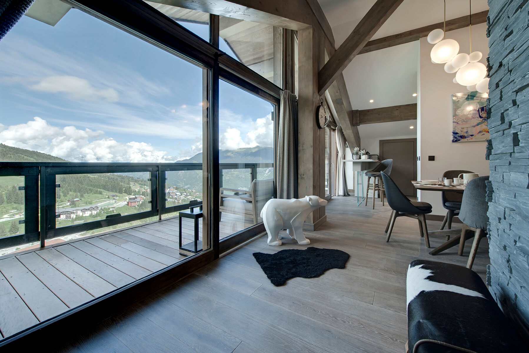 Penthouse Ourse Polaire Gallary Image 6