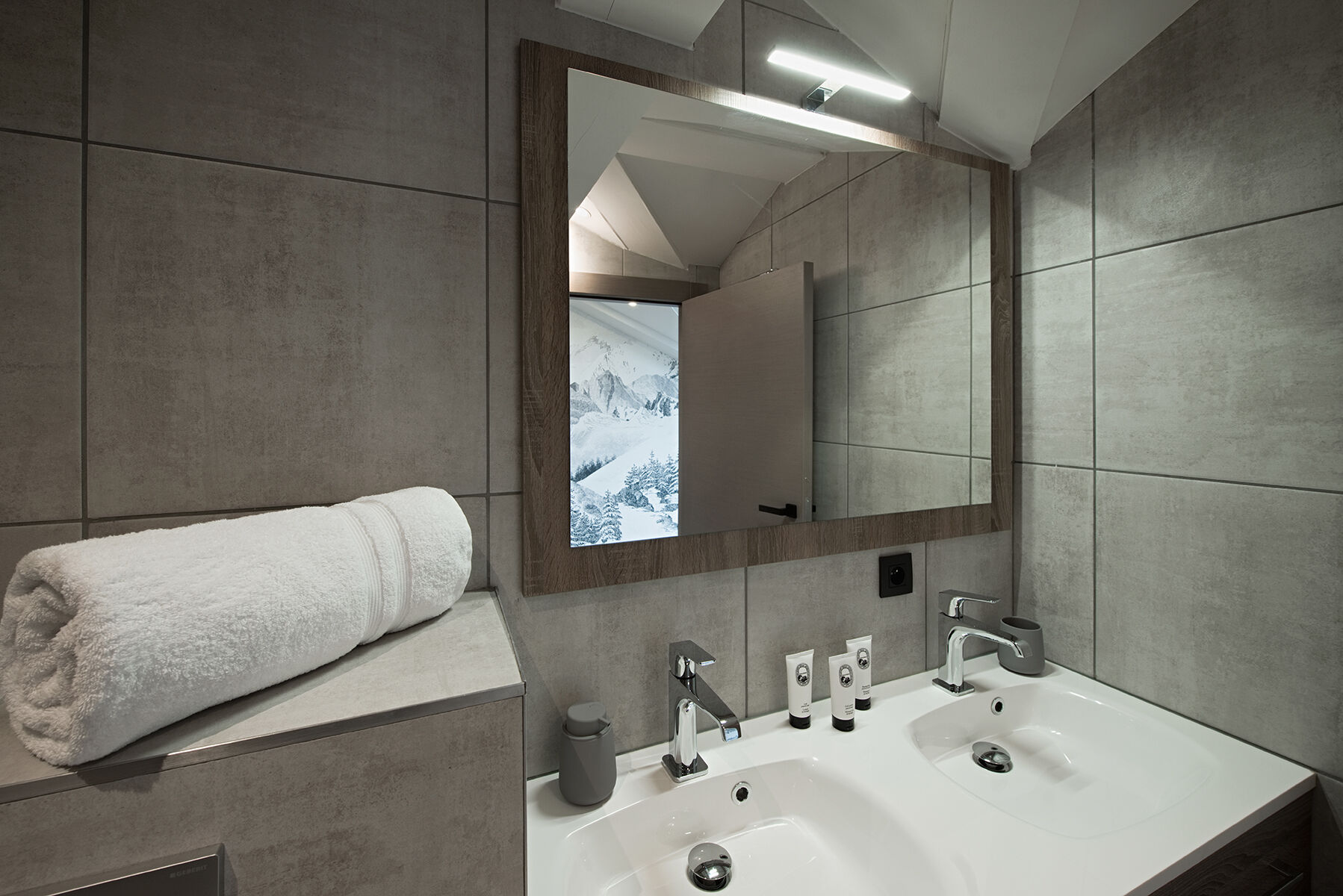 Penthouse Ourse Polaire Gallary Image 3