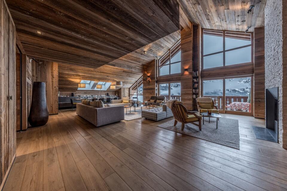 Penthouse Snow Lodge Gallery Image 1