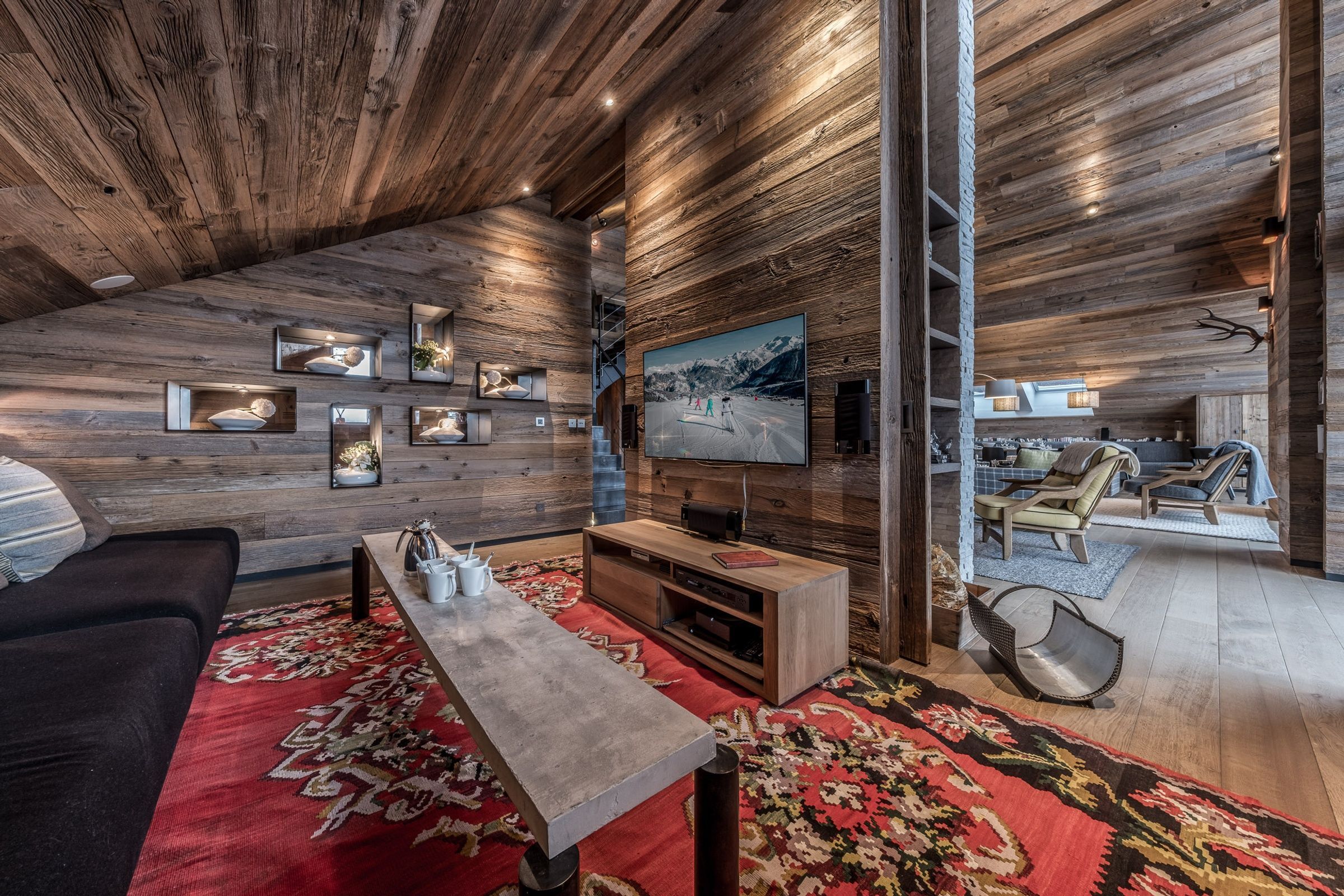 Penthouse Snow Lodge Gallary Image 2