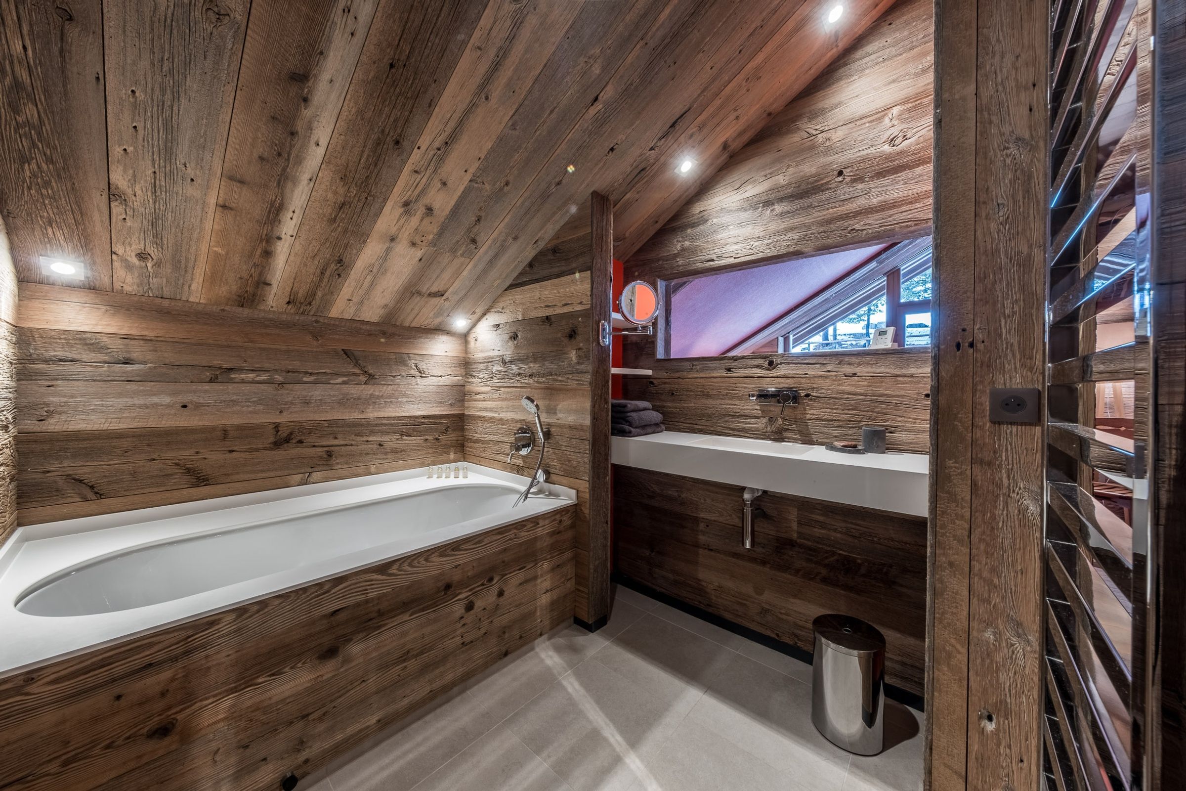 Penthouse Snow Lodge Gallary Image 2