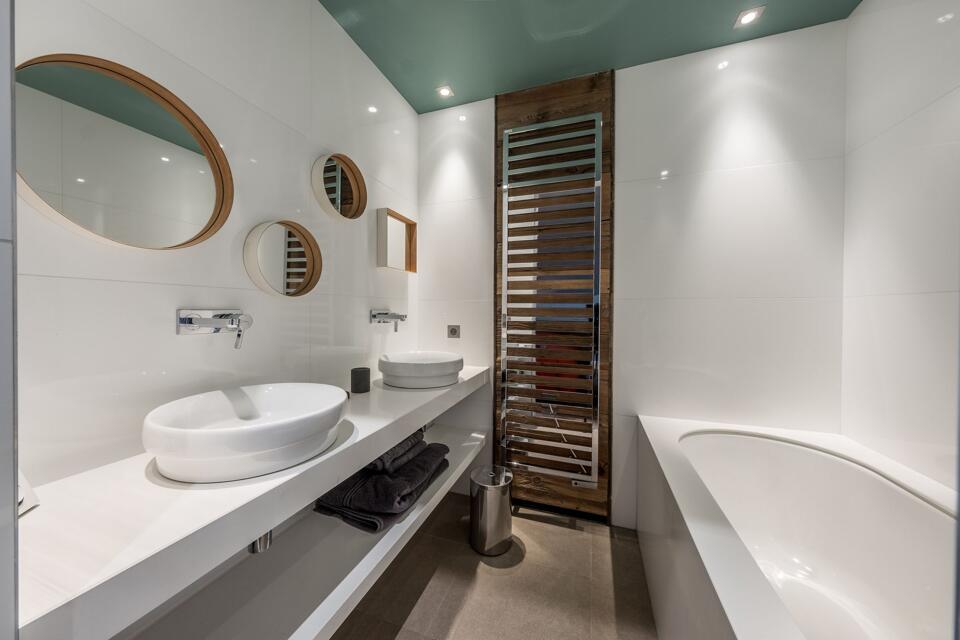 Penthouse Snow Lodge Gallery Image 6
