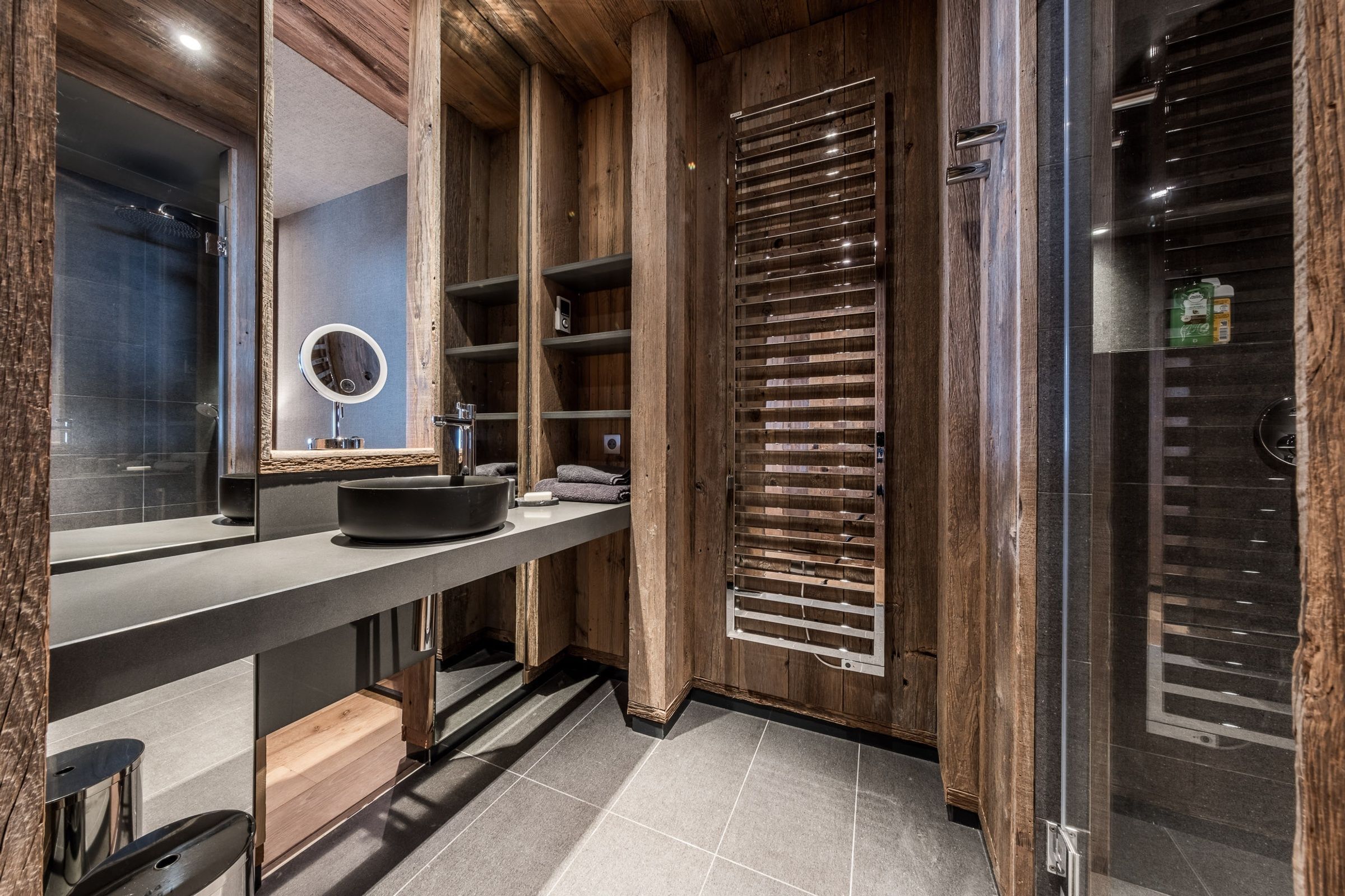 Penthouse Snow Lodge Gallary Image 1
