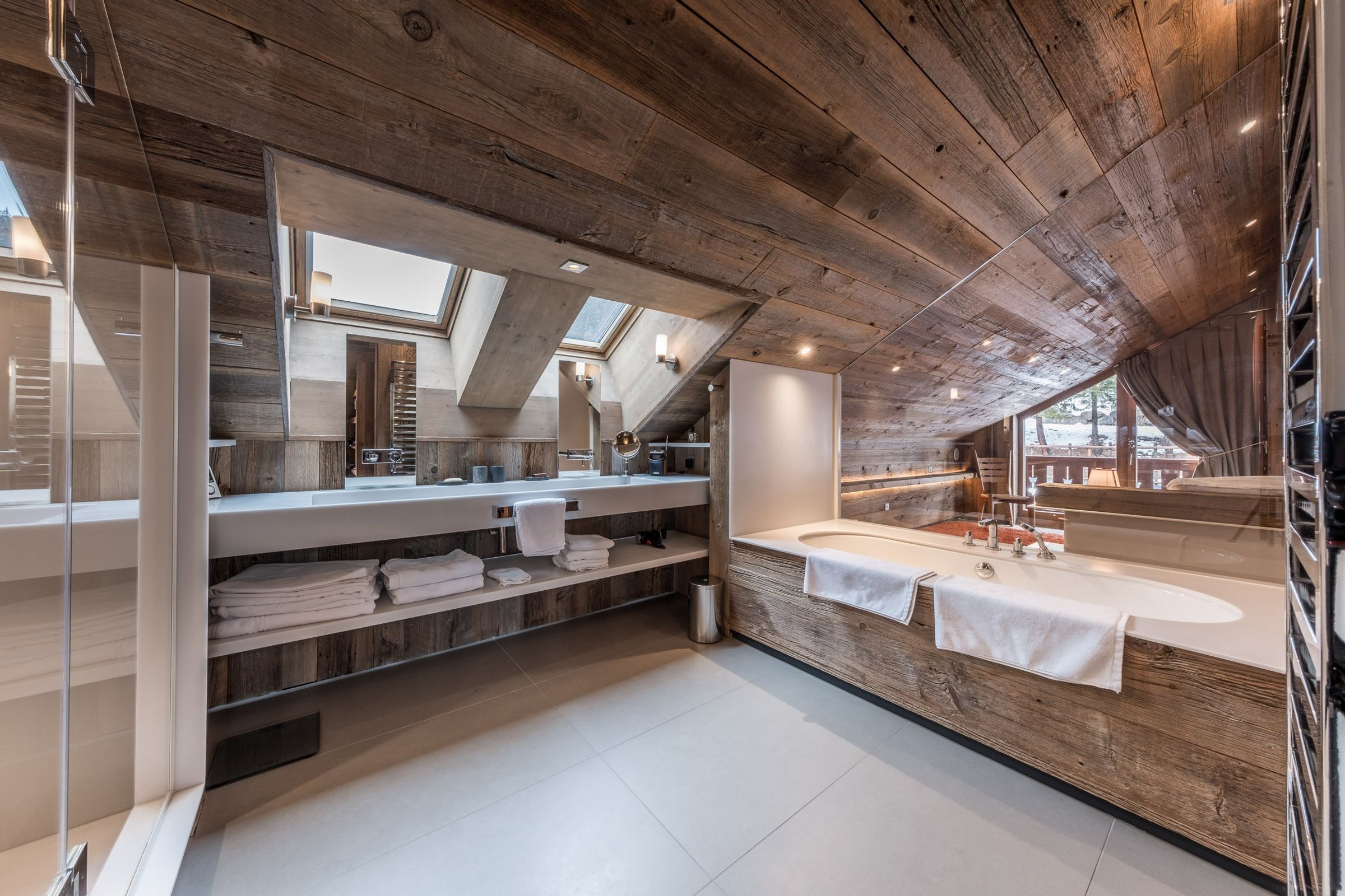 Penthouse Snow Lodge Gallary Image 6