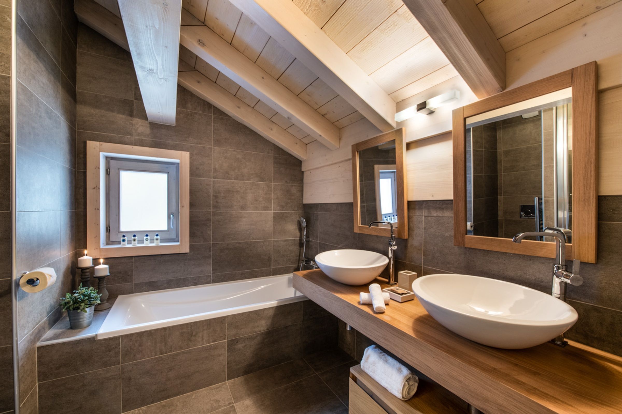 Penthouse Whillow Gallary Image 1