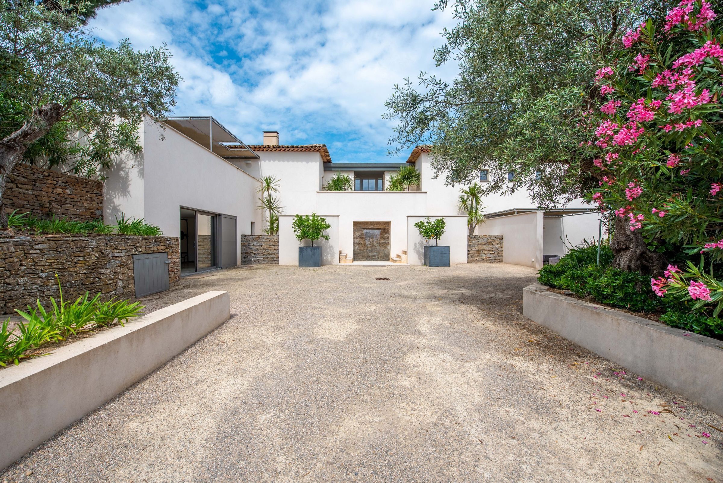 Villa Anna Gallary Image 5