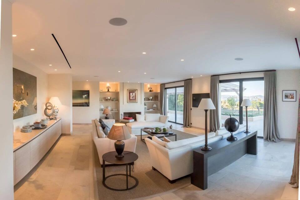 Villa Cobain Gallery Image 6