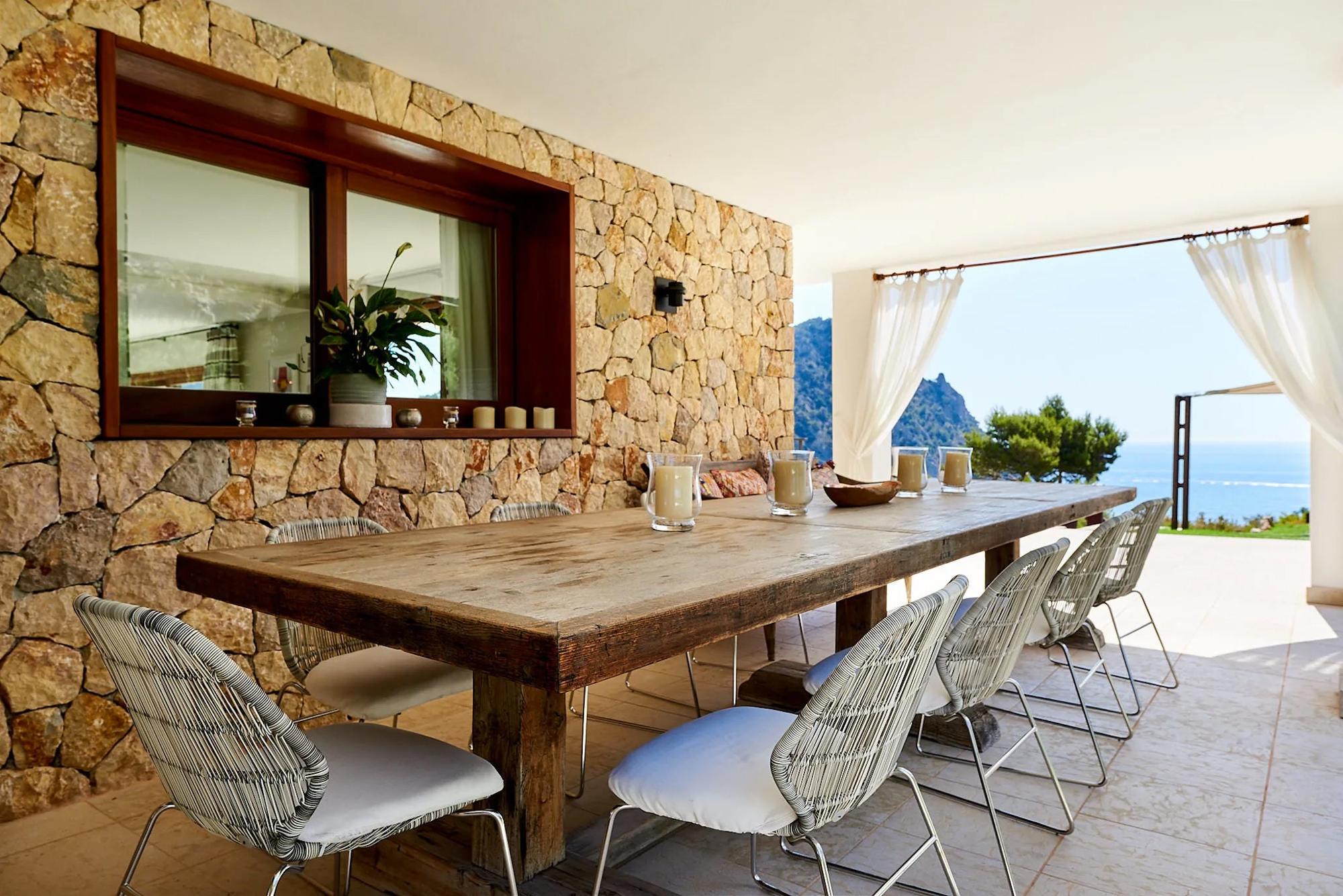 Villa Eloise Gallary Image 6