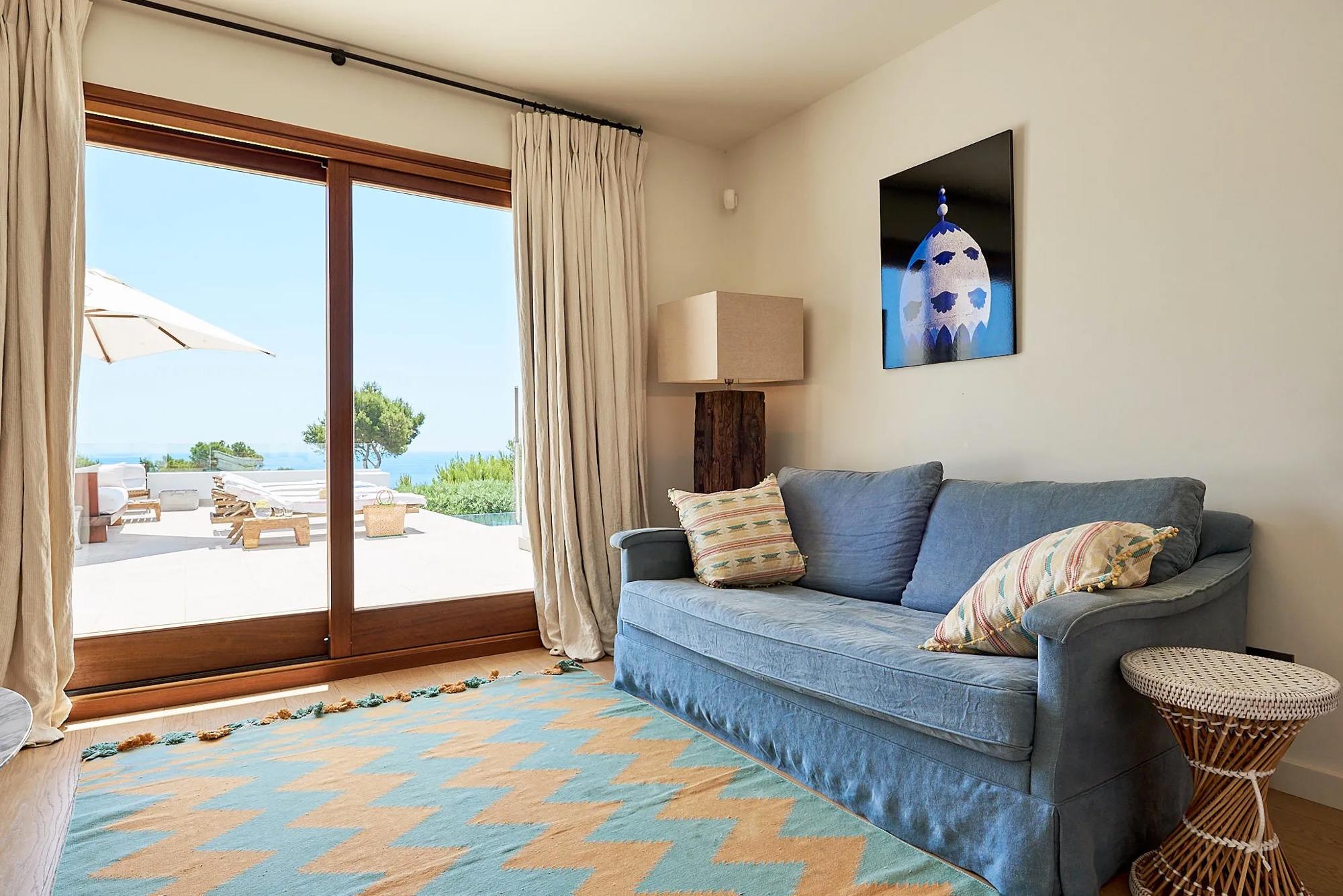 Villa Eloise Gallary Image 6