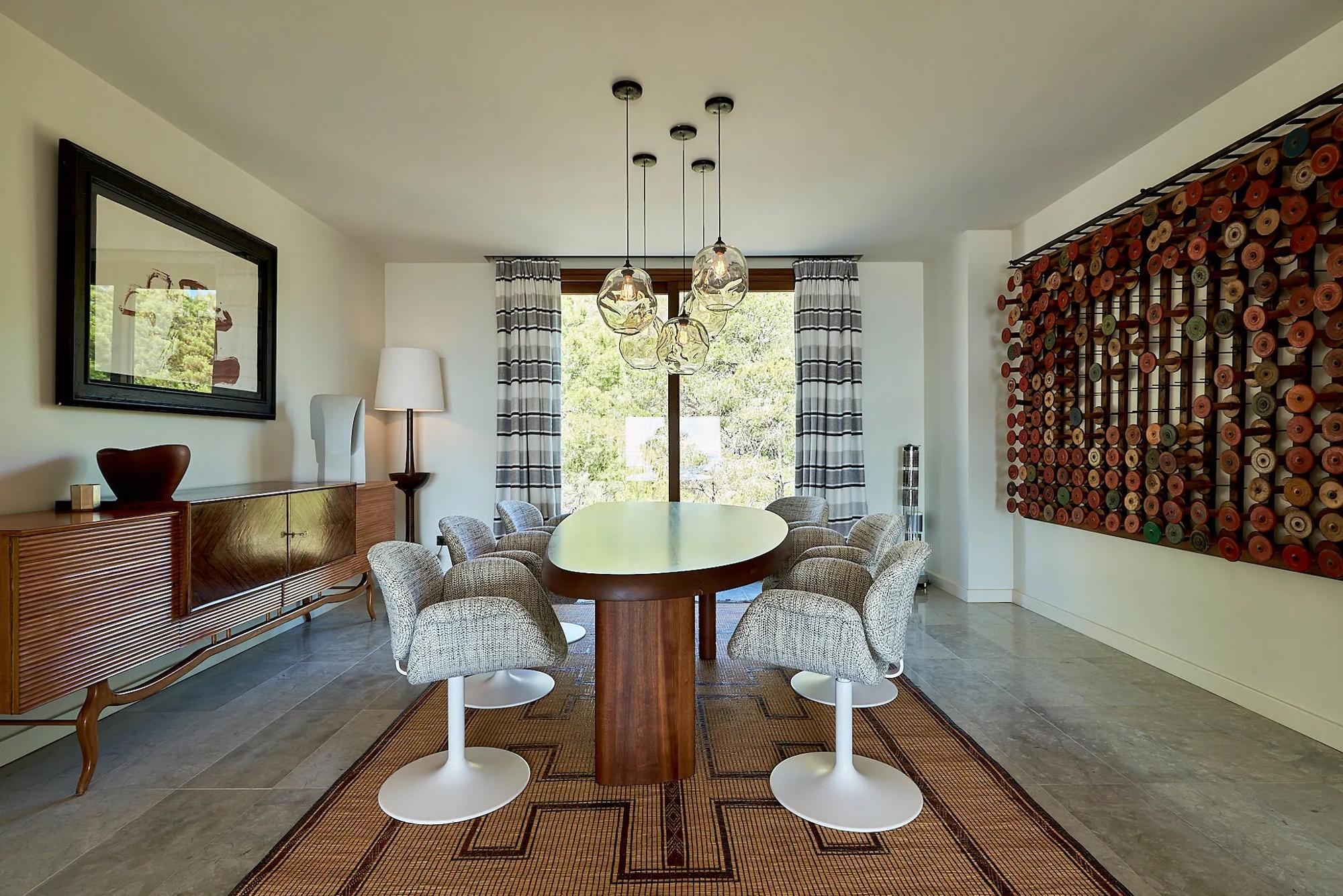 Villa Eloise Gallary Image 3