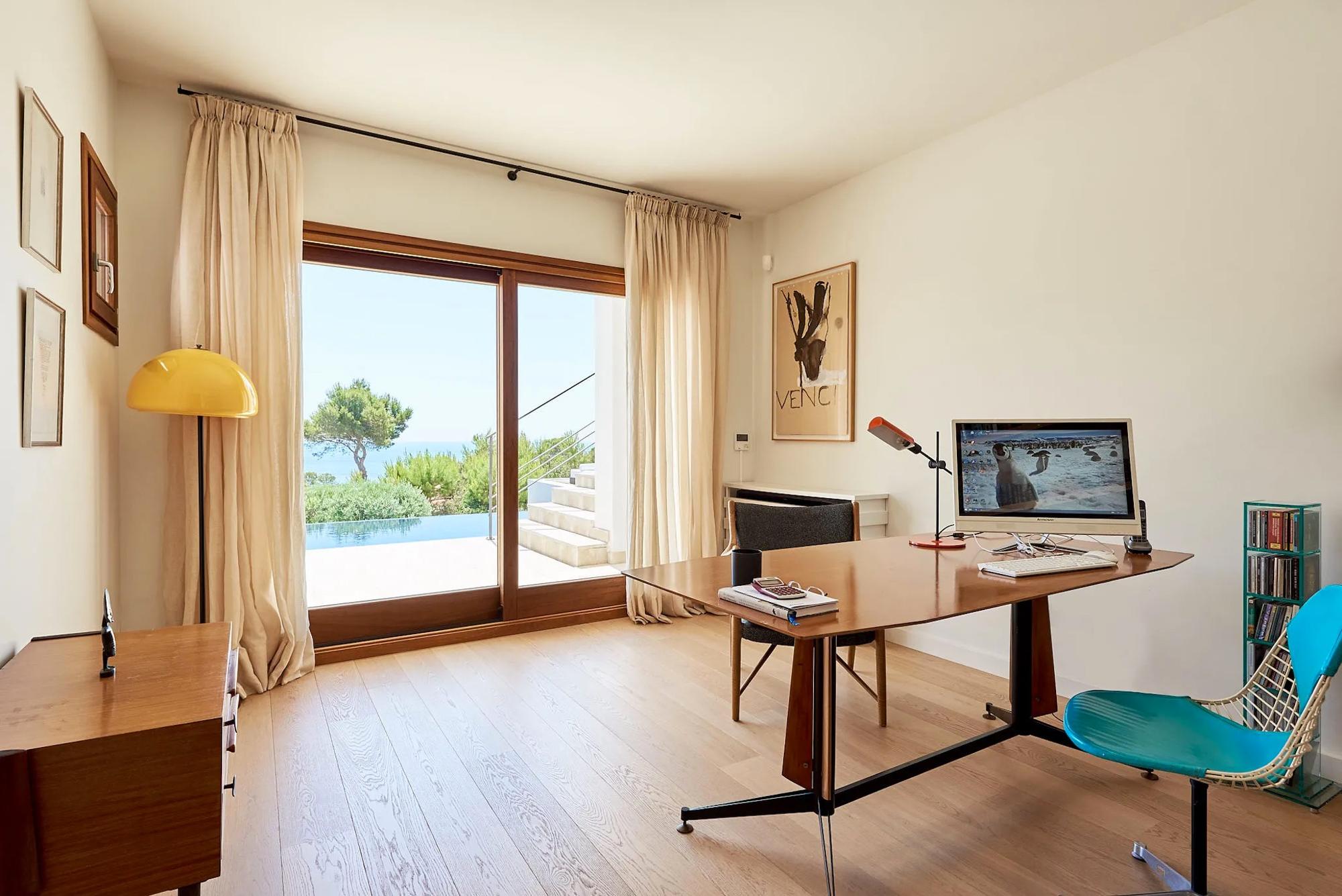 Villa Eloise Gallary Image 6