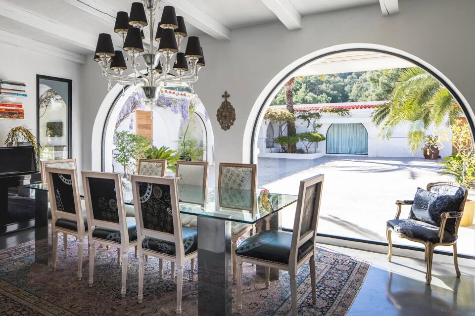 Villa Lamp Gallery Image 3
