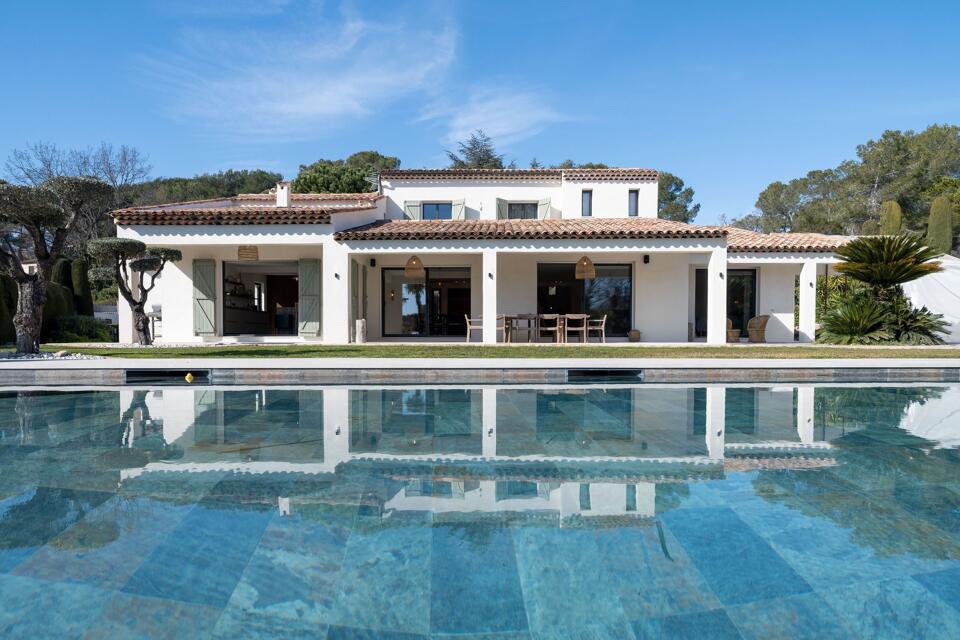 Villa Louvia Gallery Image 1