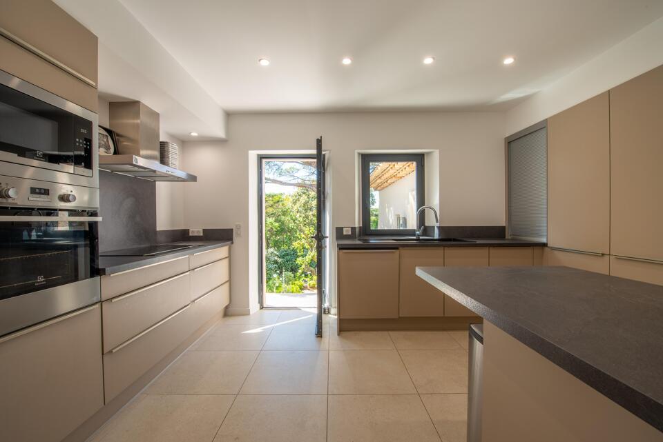 Villa Sea view Gallery Image 3